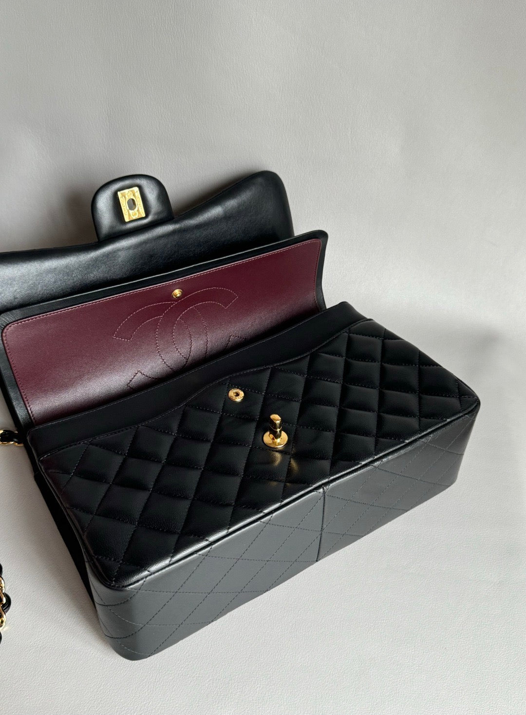 CHANEL- Classic Flag 30bag golden/sliver