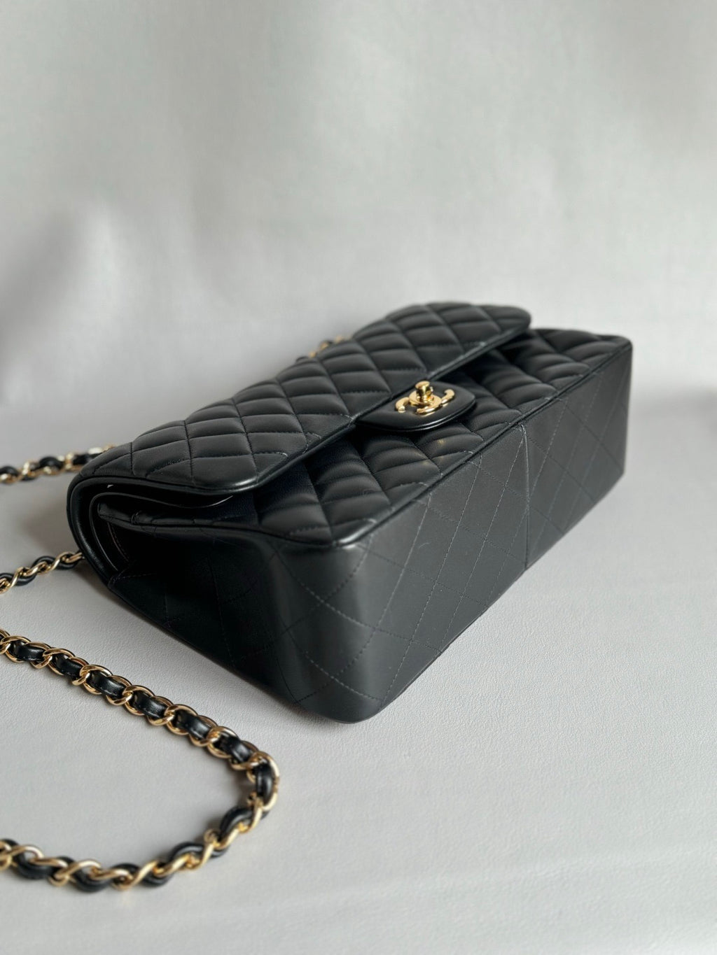 CHANEL- Classic Flag 30bag golden/sliver