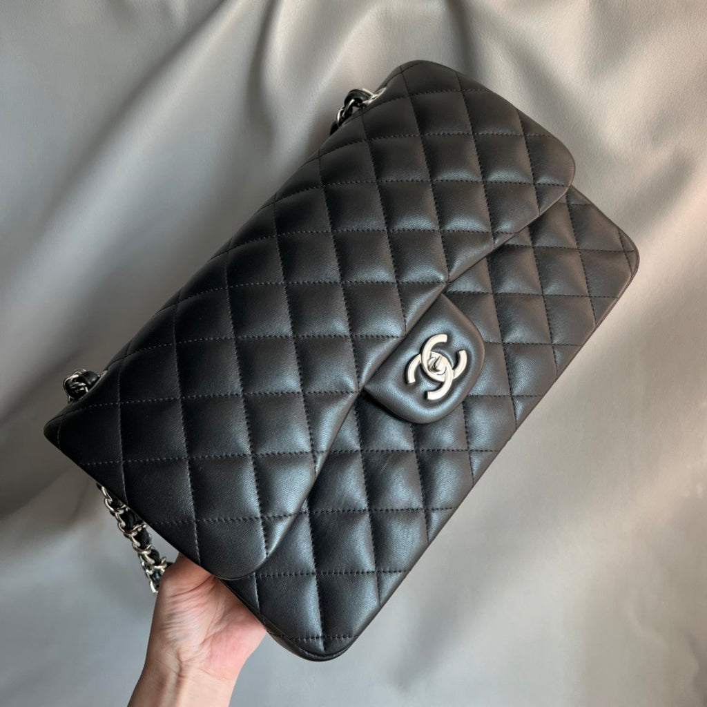 CHANEL- Classic Flag 30bag golden/sliver