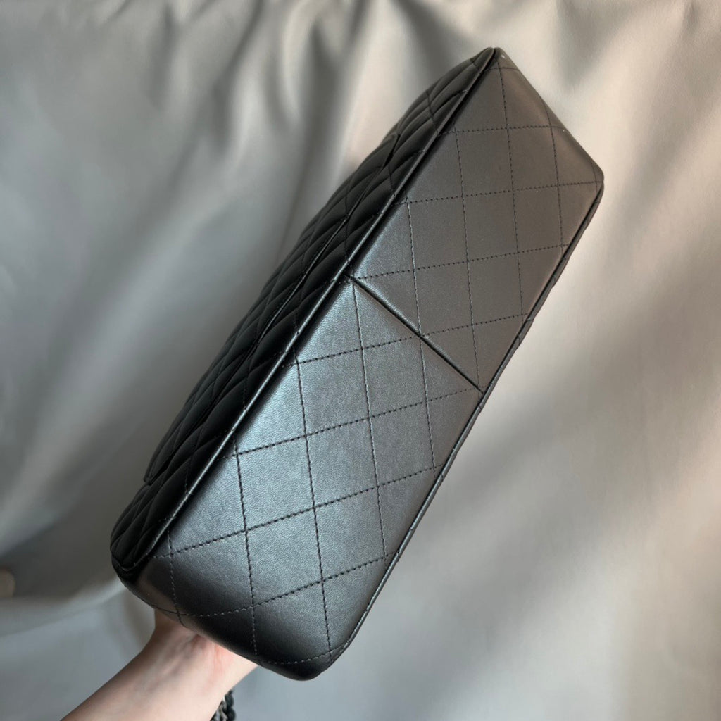 CHANEL- Classic Flag 30bag golden/sliver