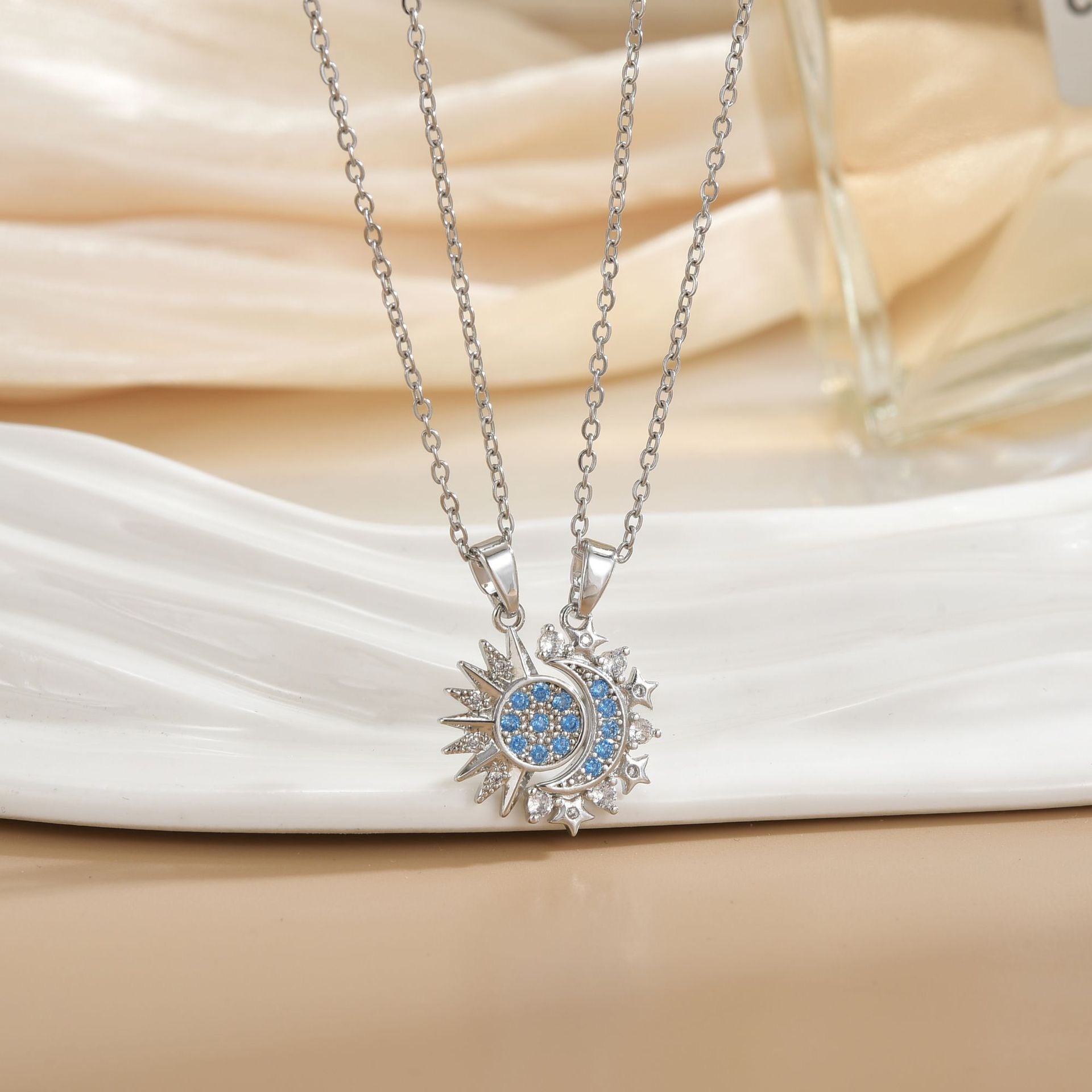 FENG SHUI - 1 Magnetic sun and moon necklace fashion all high-grade sense