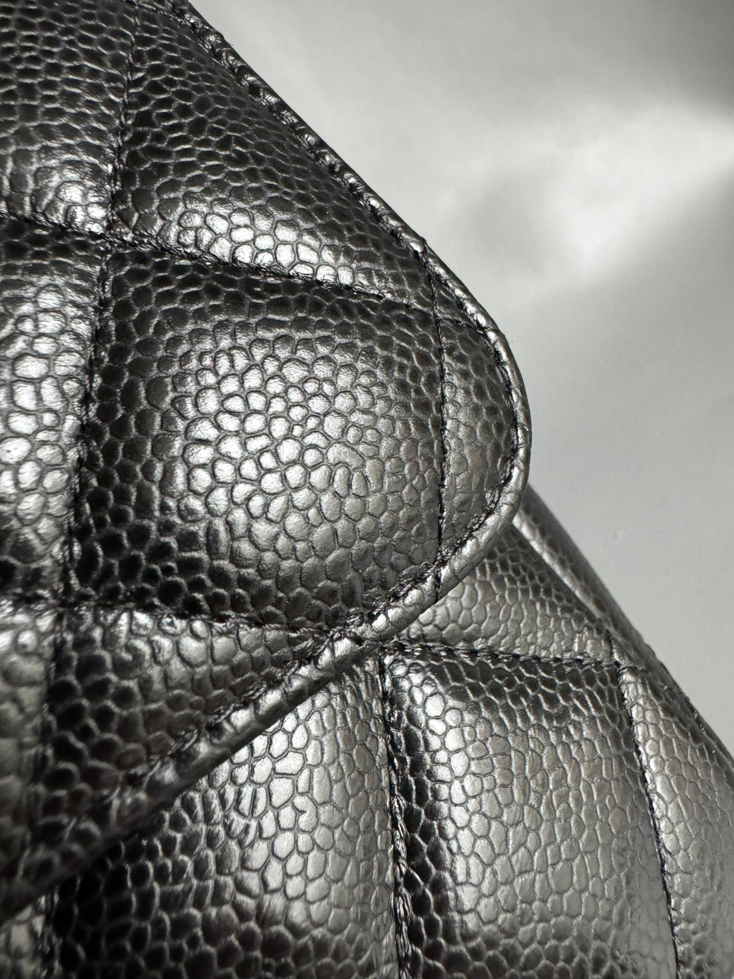 CHANEL-Maxi bag golden/sliver