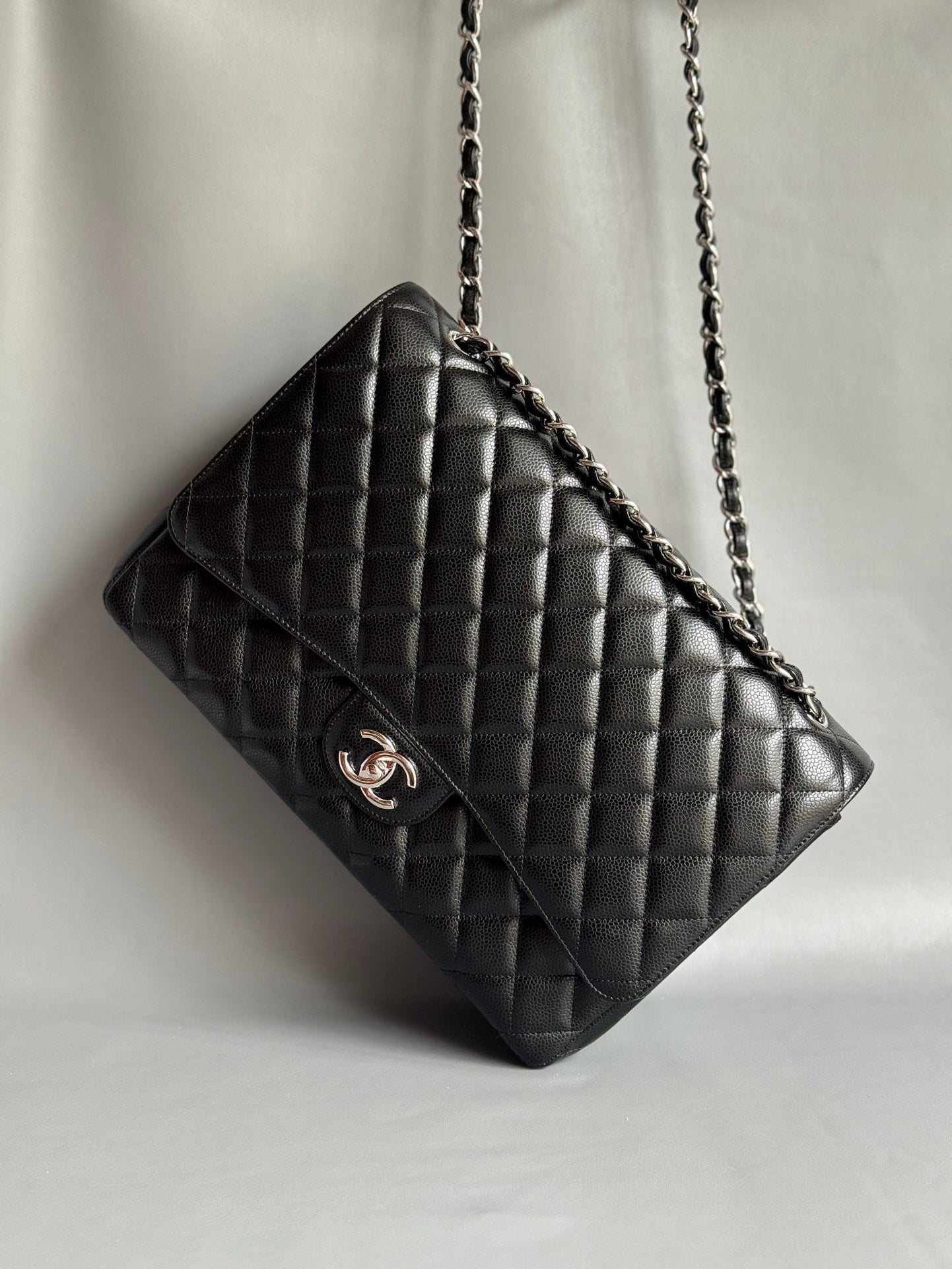 CHANEL-Maxi bag golden/sliver