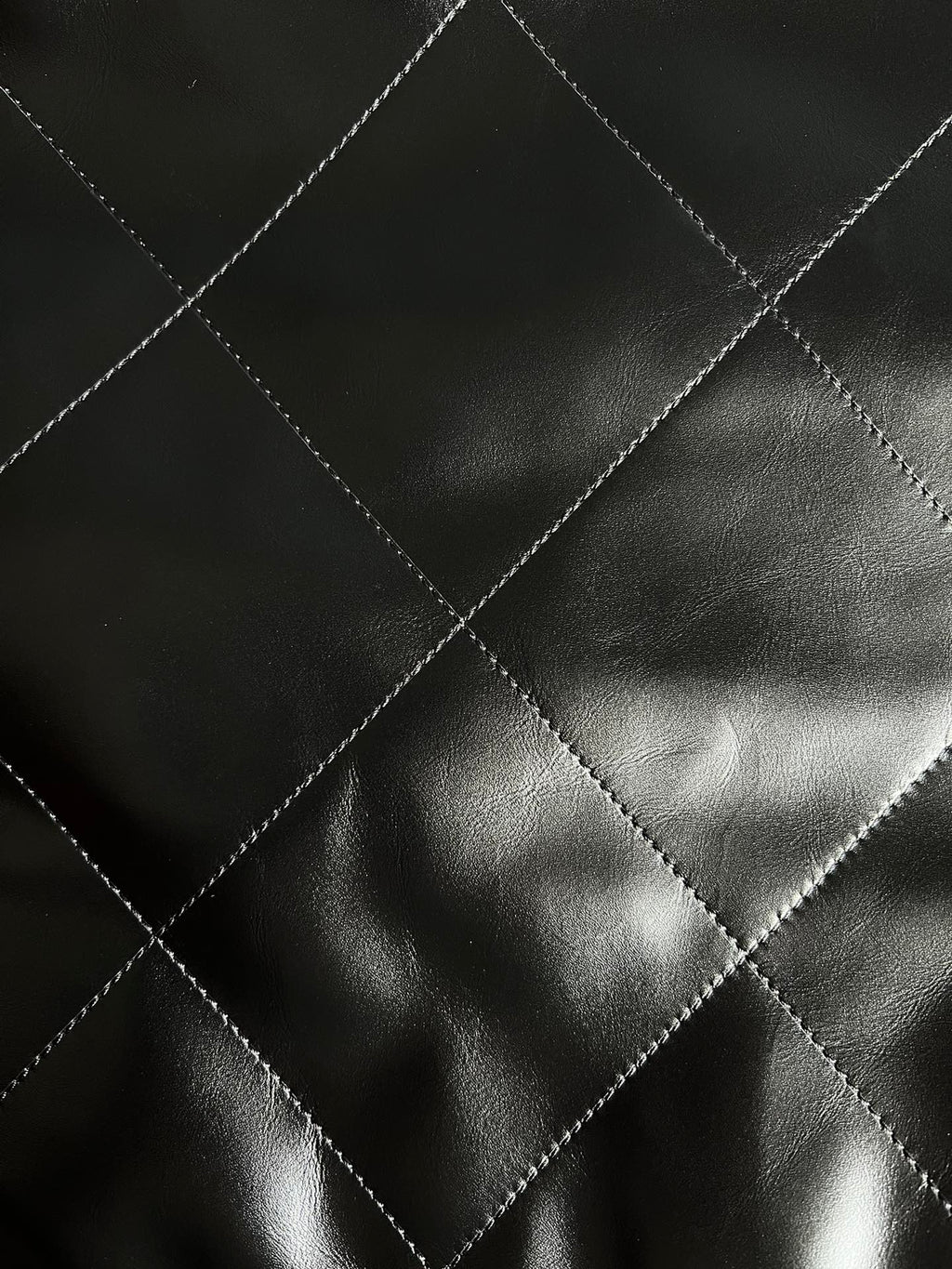 CHANEL-22bag mini golden/sliver