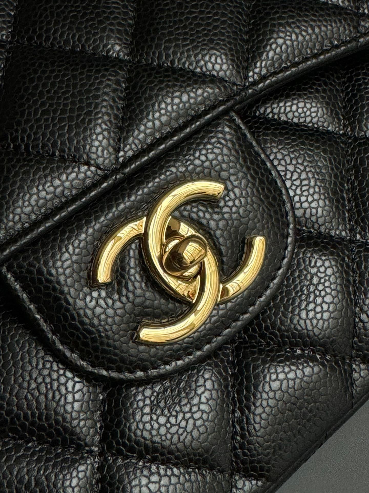 CHANEL-Maxi bag golden/sliver