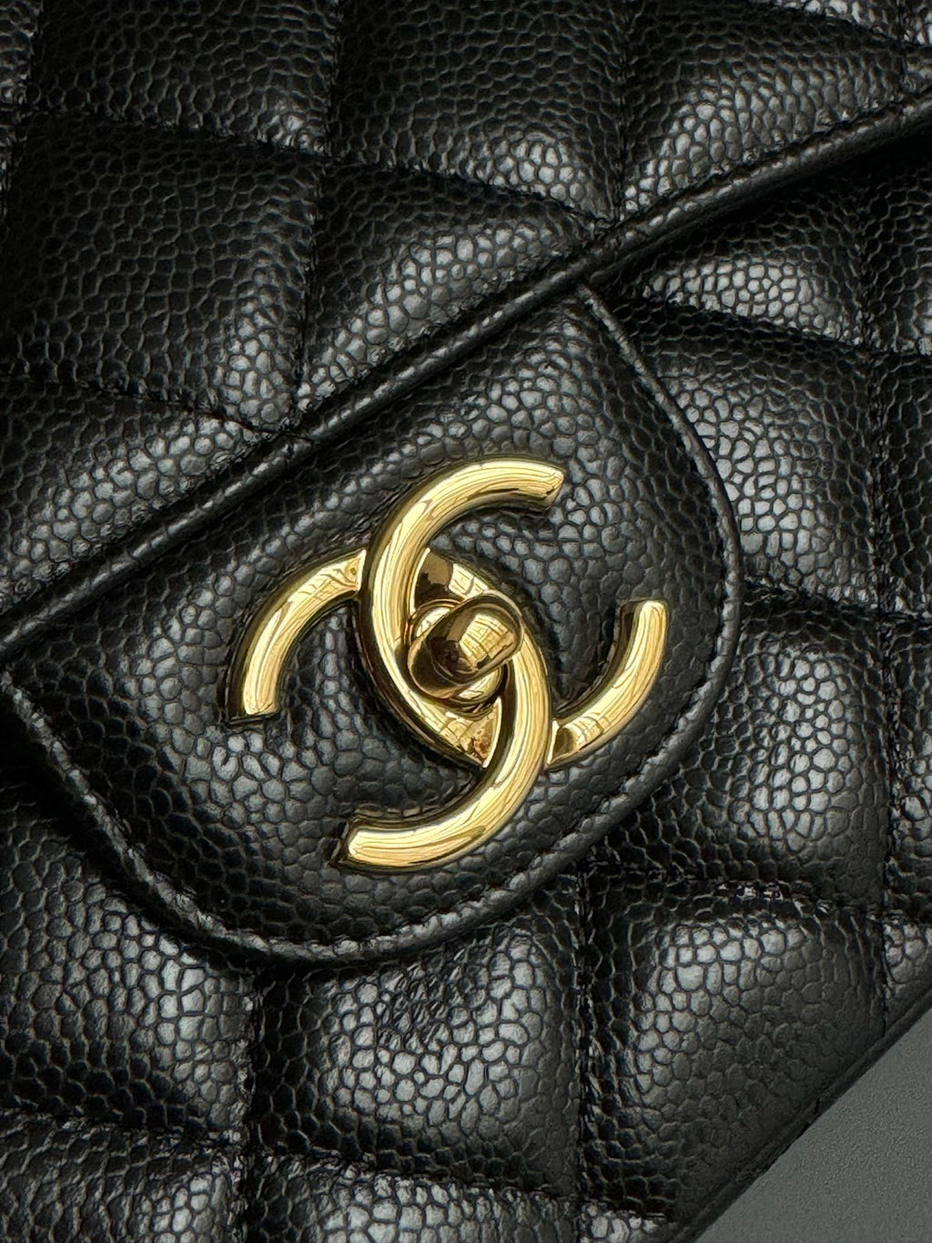 CHANEL-Maxi bag golden/sliver