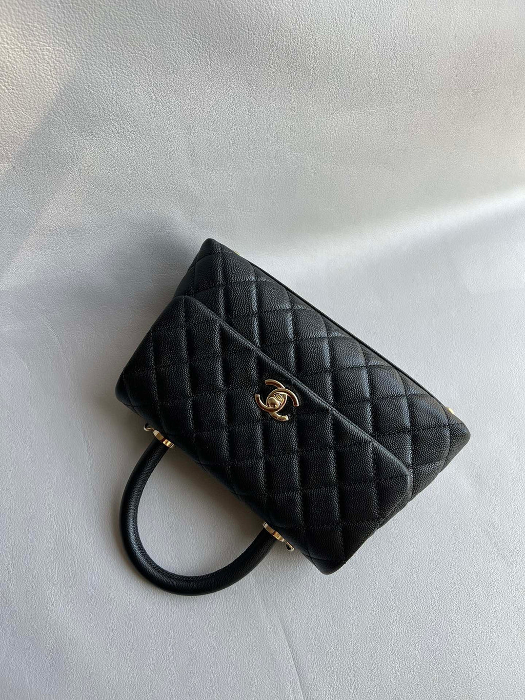 CHANEL-coco Handle Lambskin bag golden/sliver