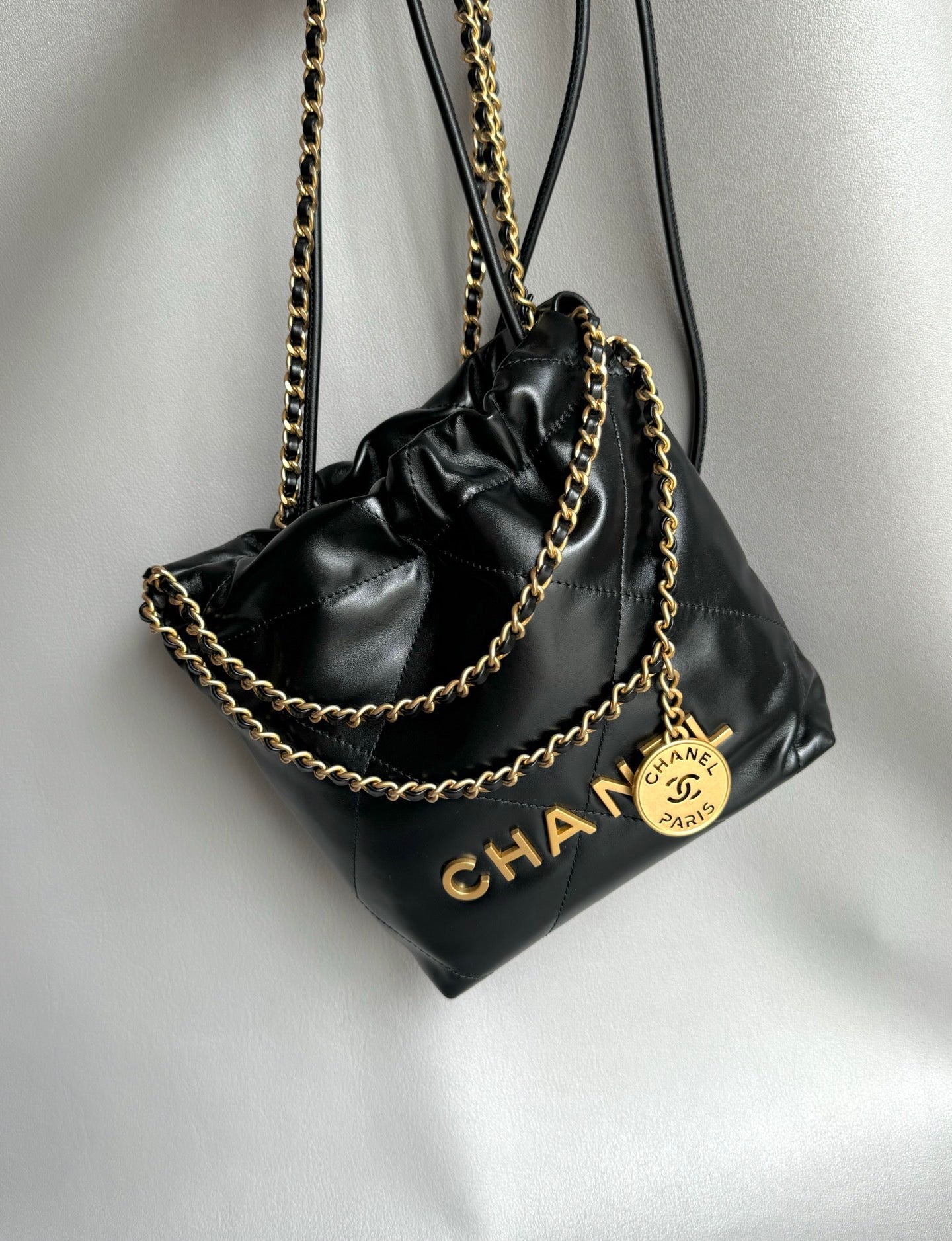 CHANEL-22bag mini golden/sliver