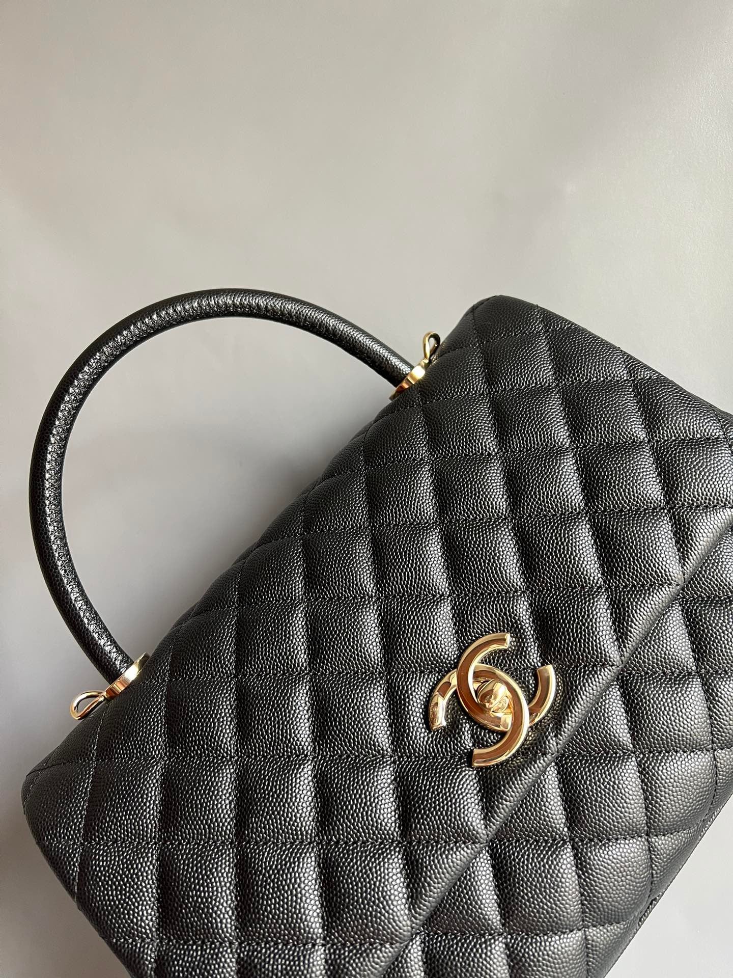 CHANEL-coco Handle Lambskin bag golden/sliver
