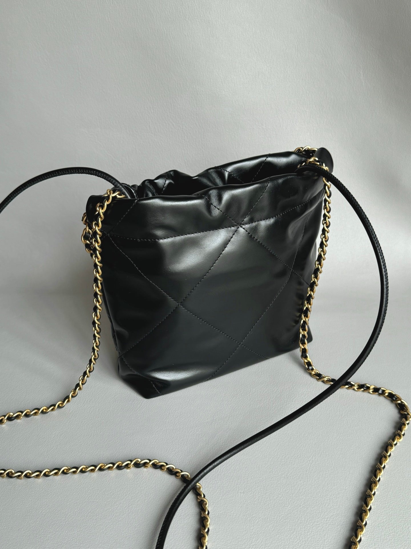 CHANEL-22bag mini golden/sliver