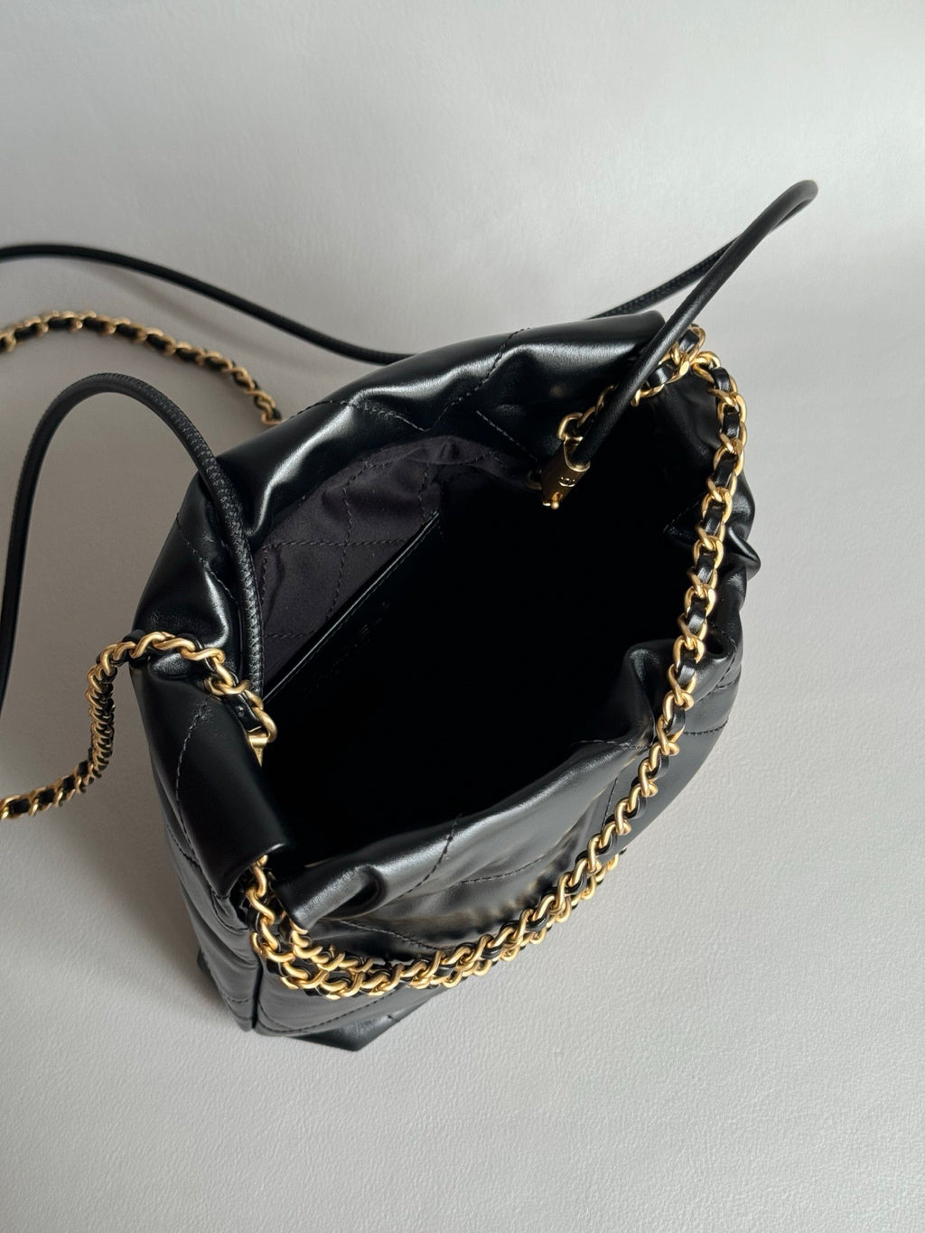 CHANEL-22bag mini golden/sliver