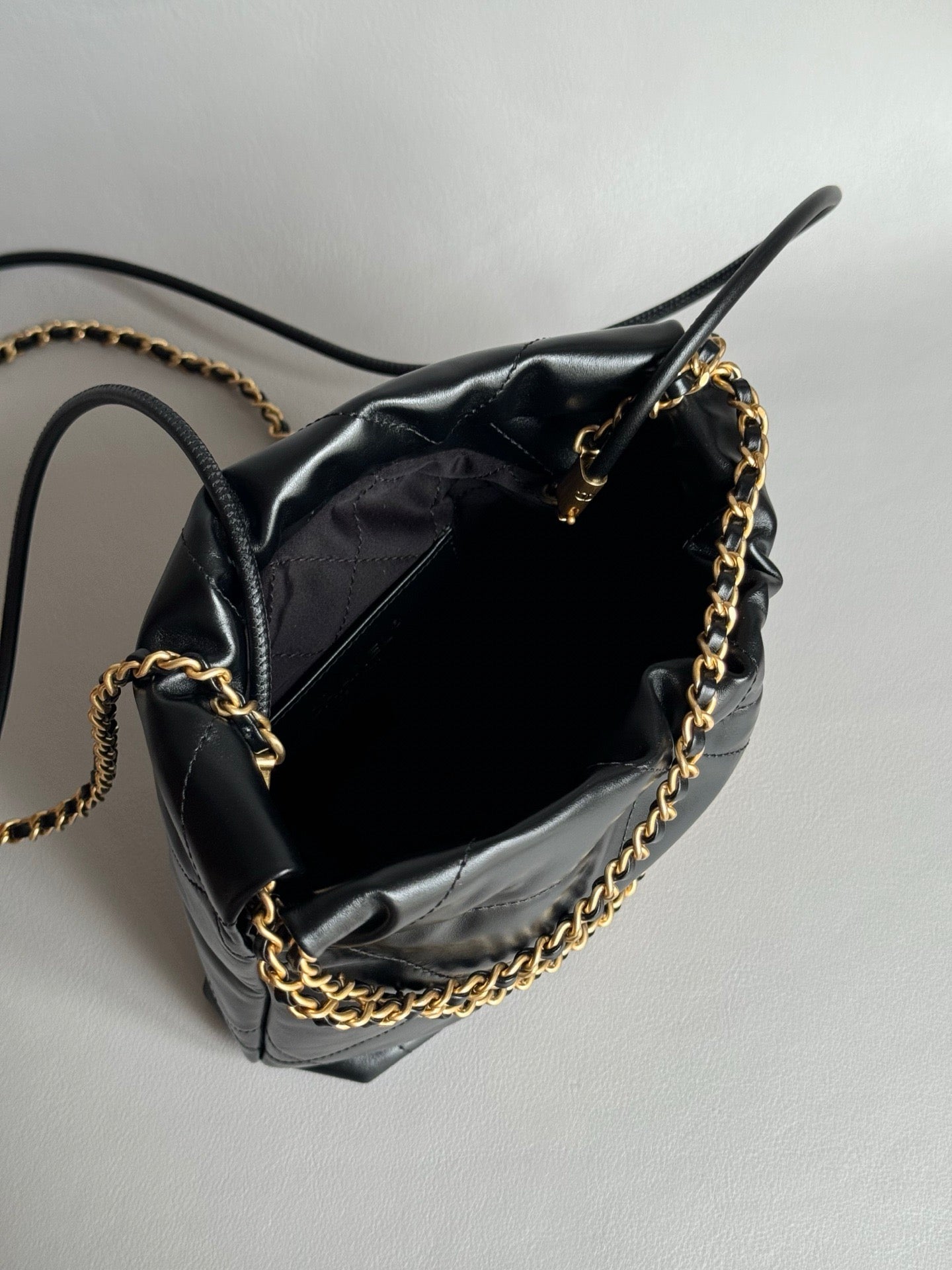 CHANEL-22bag mini golden/sliver