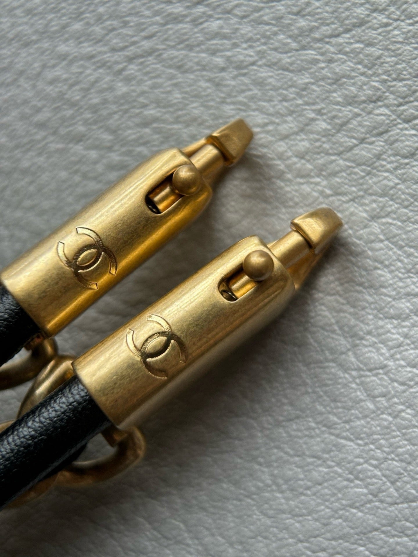 CHANEL-22bag mini golden/sliver