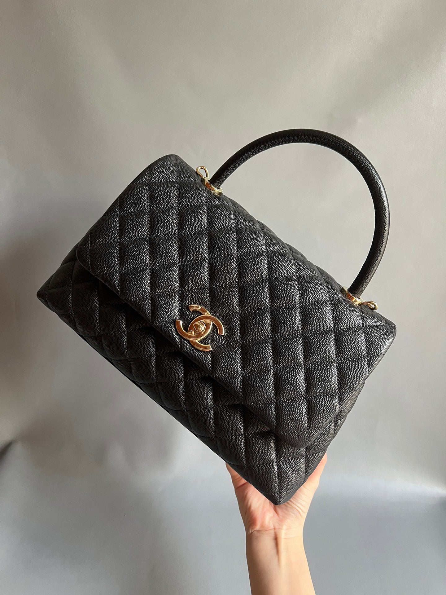 CHANEL-coco Handle Lambskin bag golden/sliver