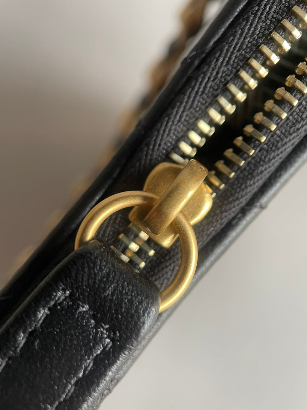 CHANEL-24S HoBo bag Handle bag golden/sliver