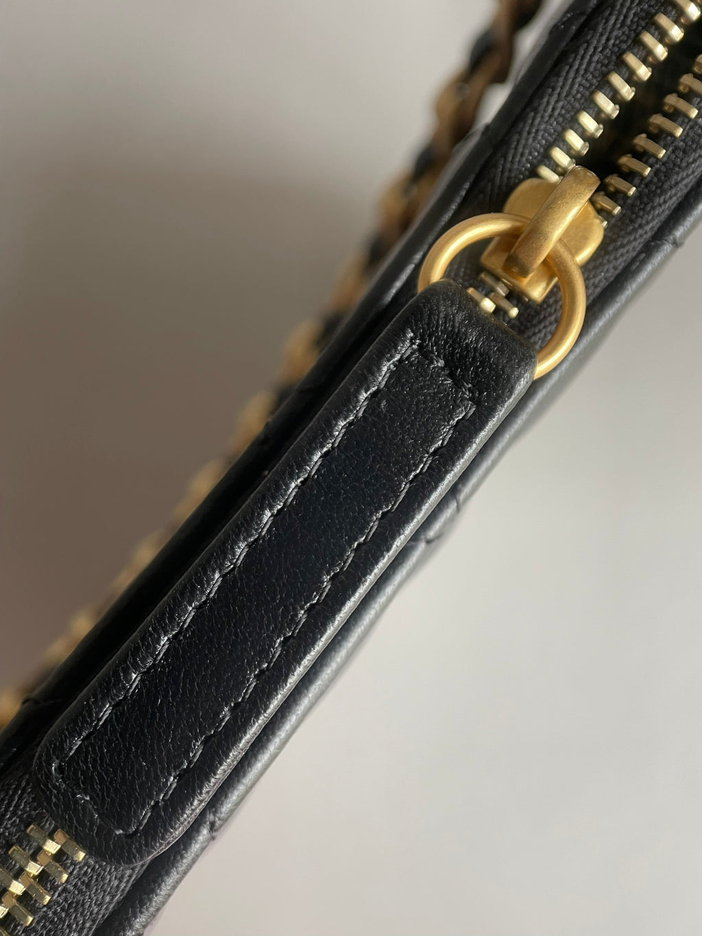 CHANEL-24S HoBo bag Handle bag golden/sliver