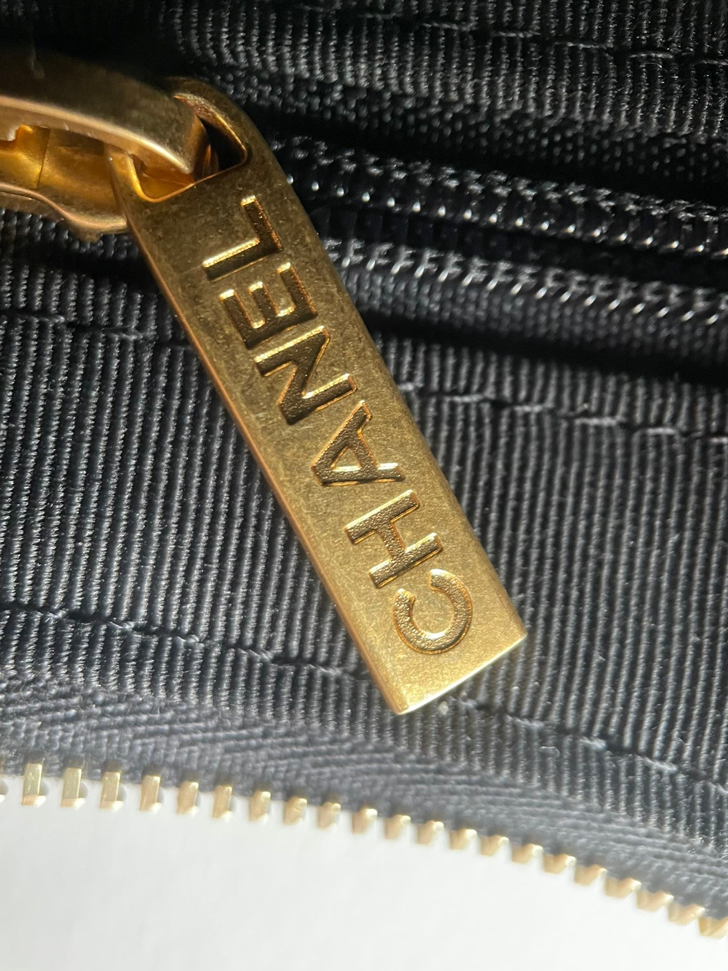 CHANEL-24S HoBo bag Handle bag golden/sliver