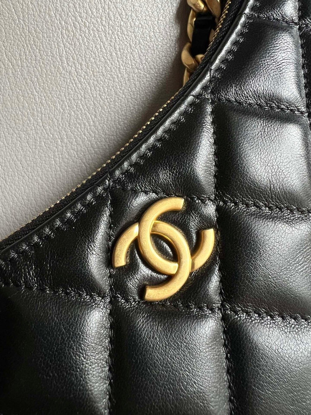 CHANEL-24S HoBo bag Handle bag golden/sliver