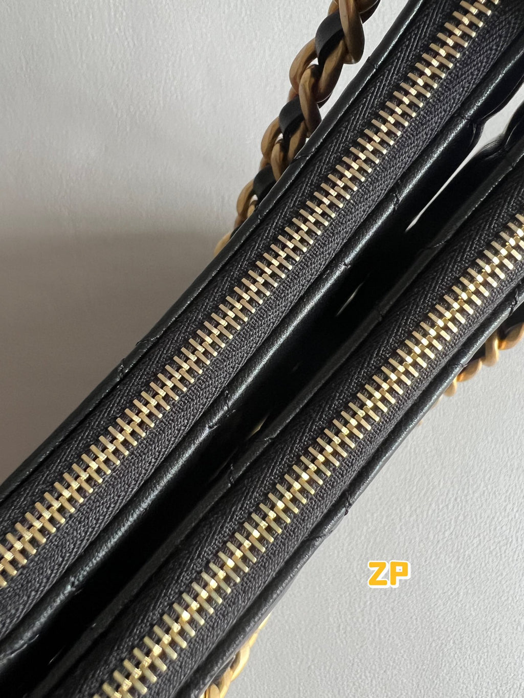 CHANEL-24S HoBo bag Handle bag golden/sliver