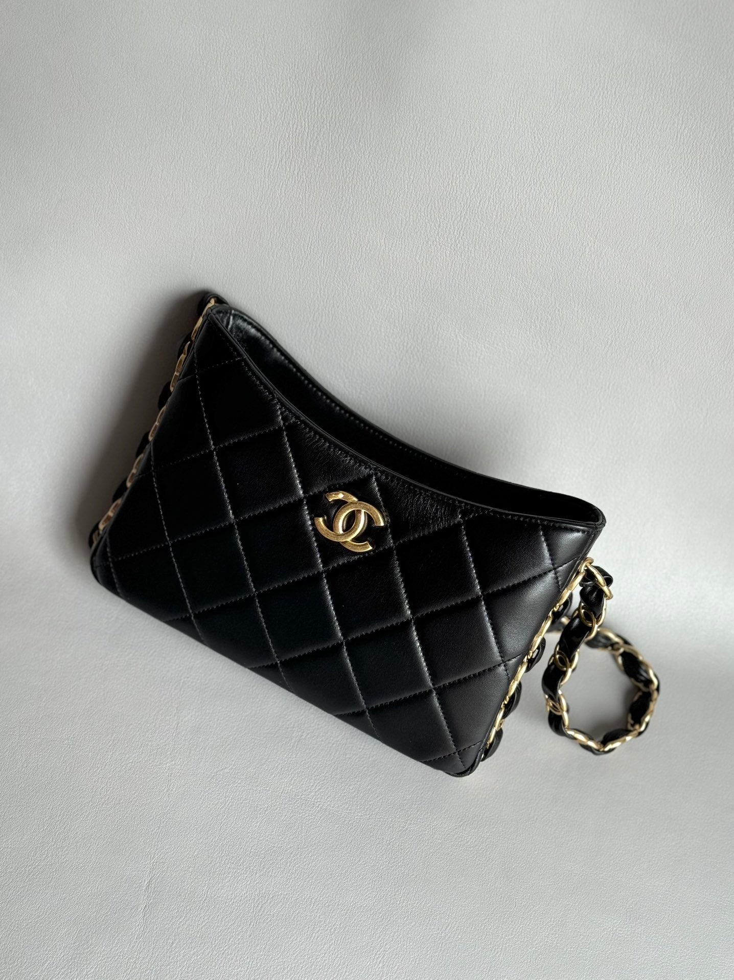 CHANEL-24K Hobo bag golden/sliver