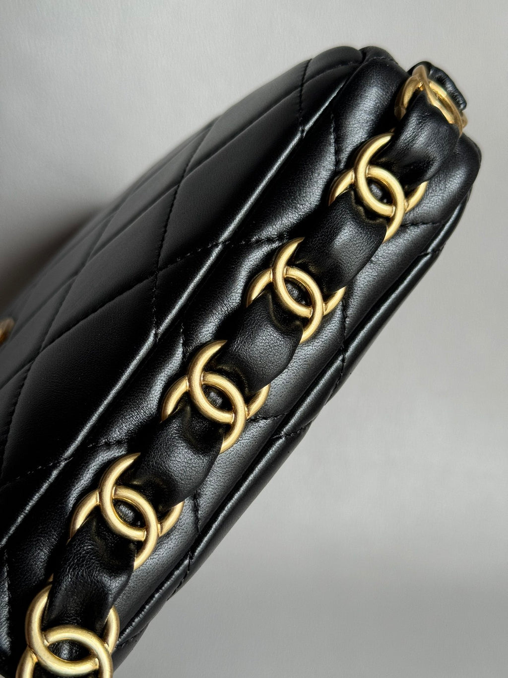 CHANEL-24K Hobo bag golden/sliver