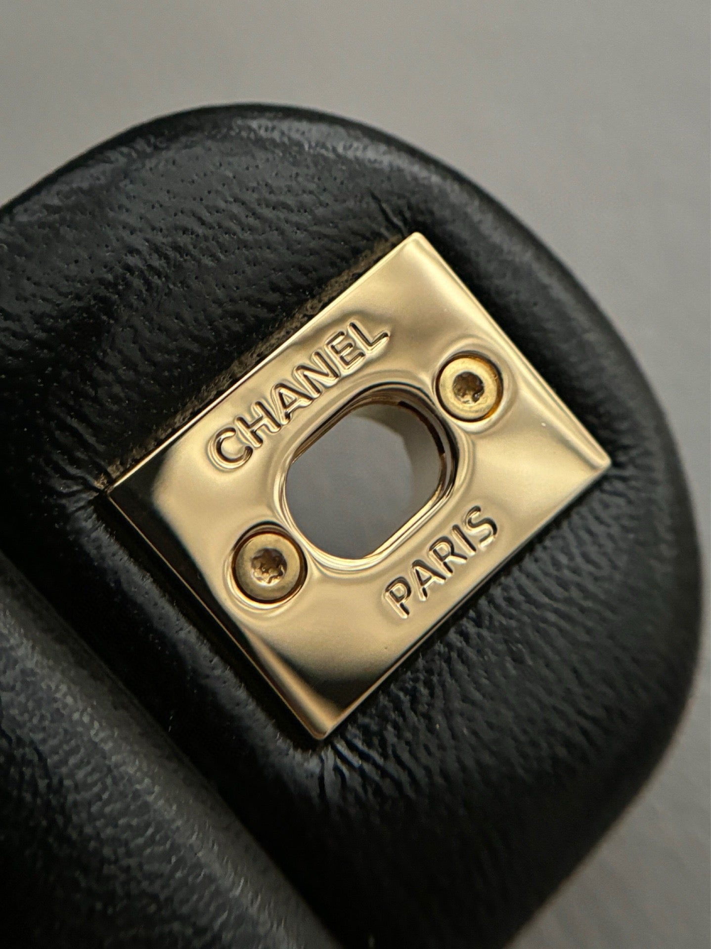 CHANEL-22B CF bag golden/sliver