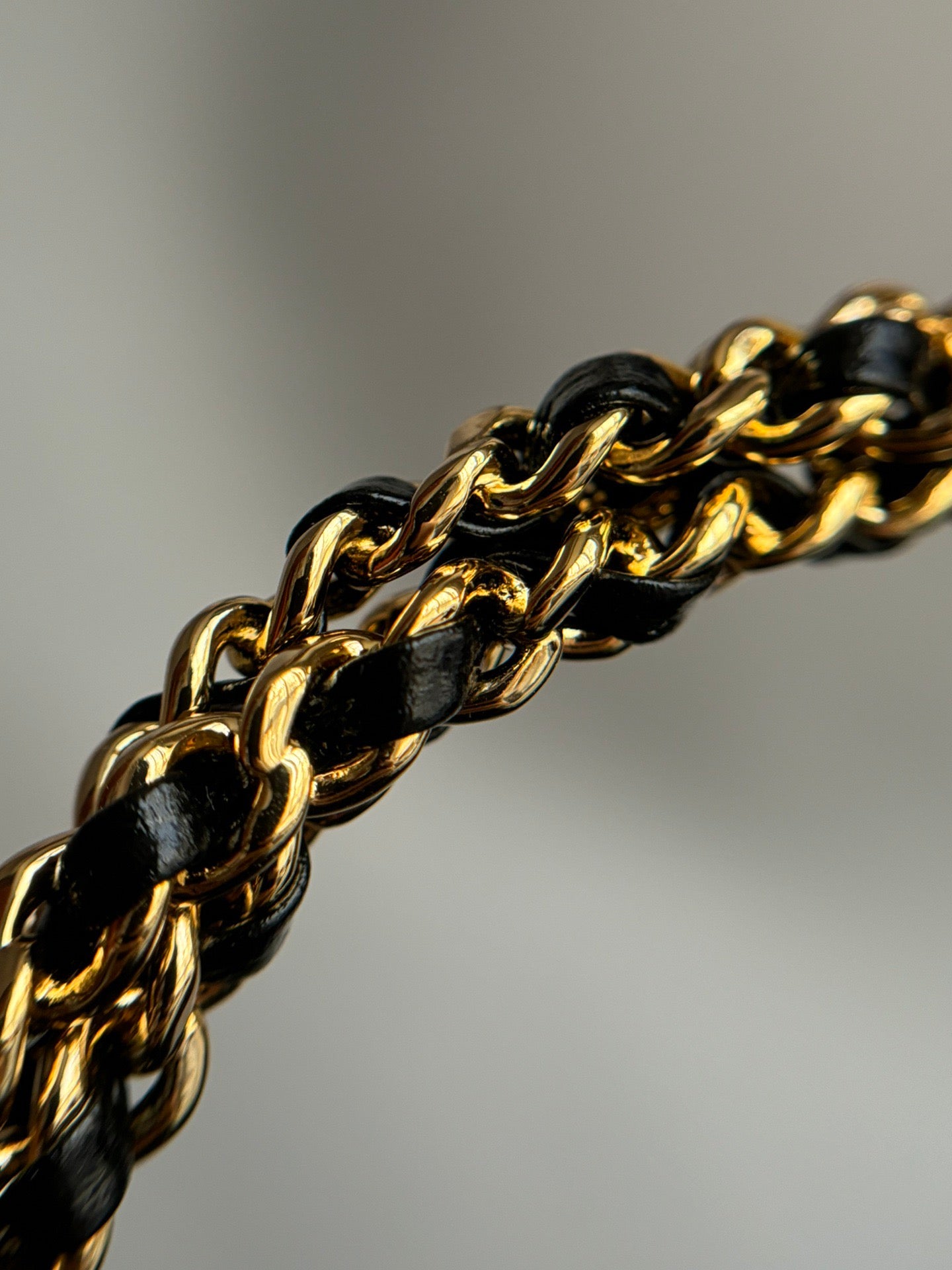 CHANEL-22B CF bag golden/sliver