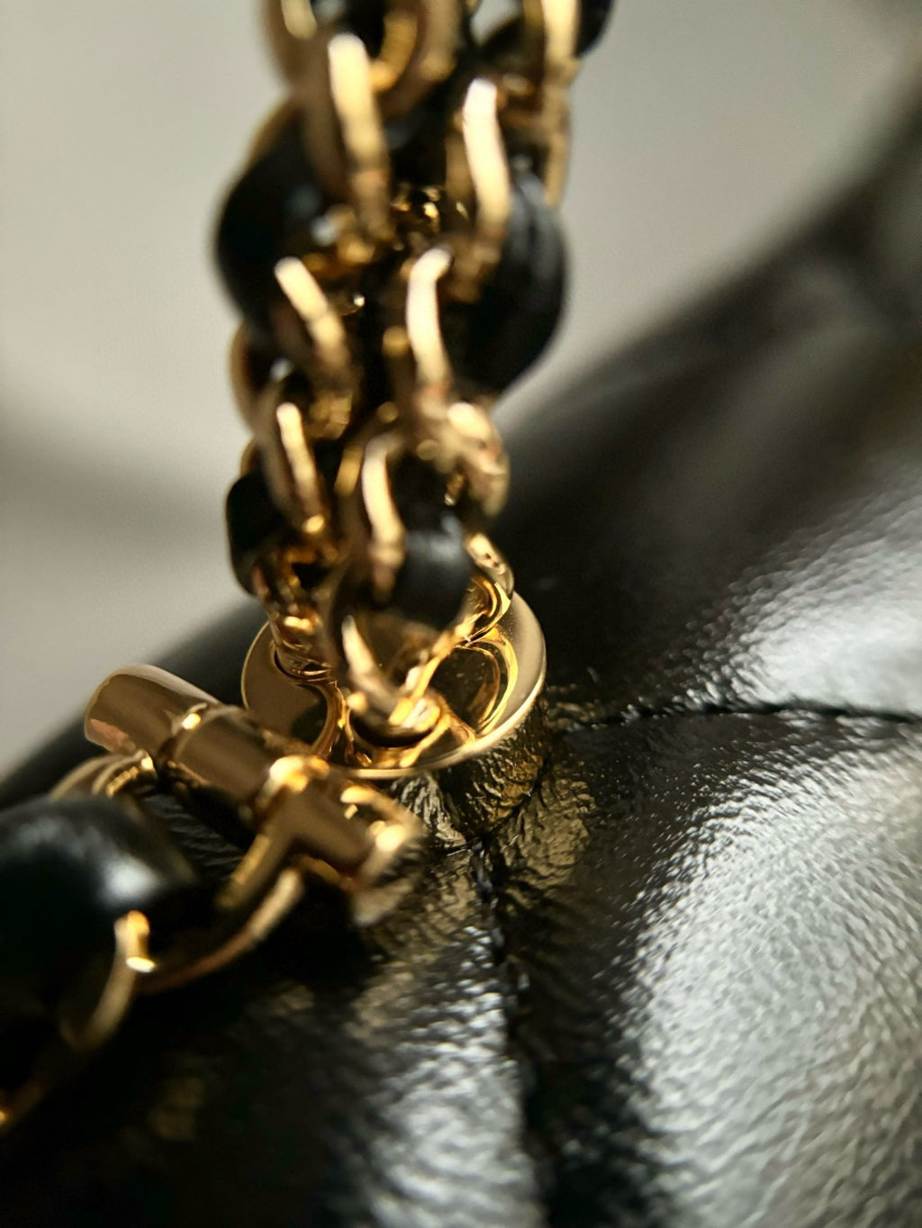 CHANEL-22B CF bag golden/sliver