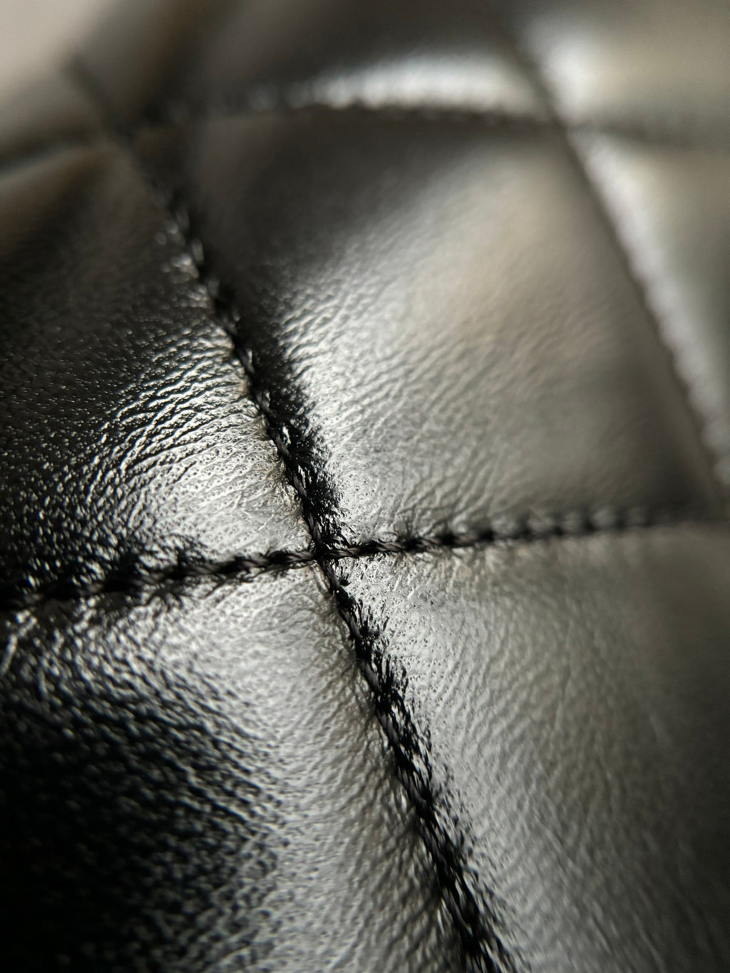 CHANEL-22B CF bag golden/sliver