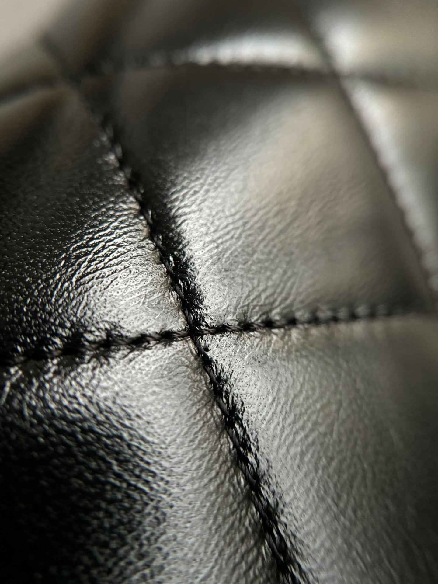 CHANEL-22B CF bag golden/sliver