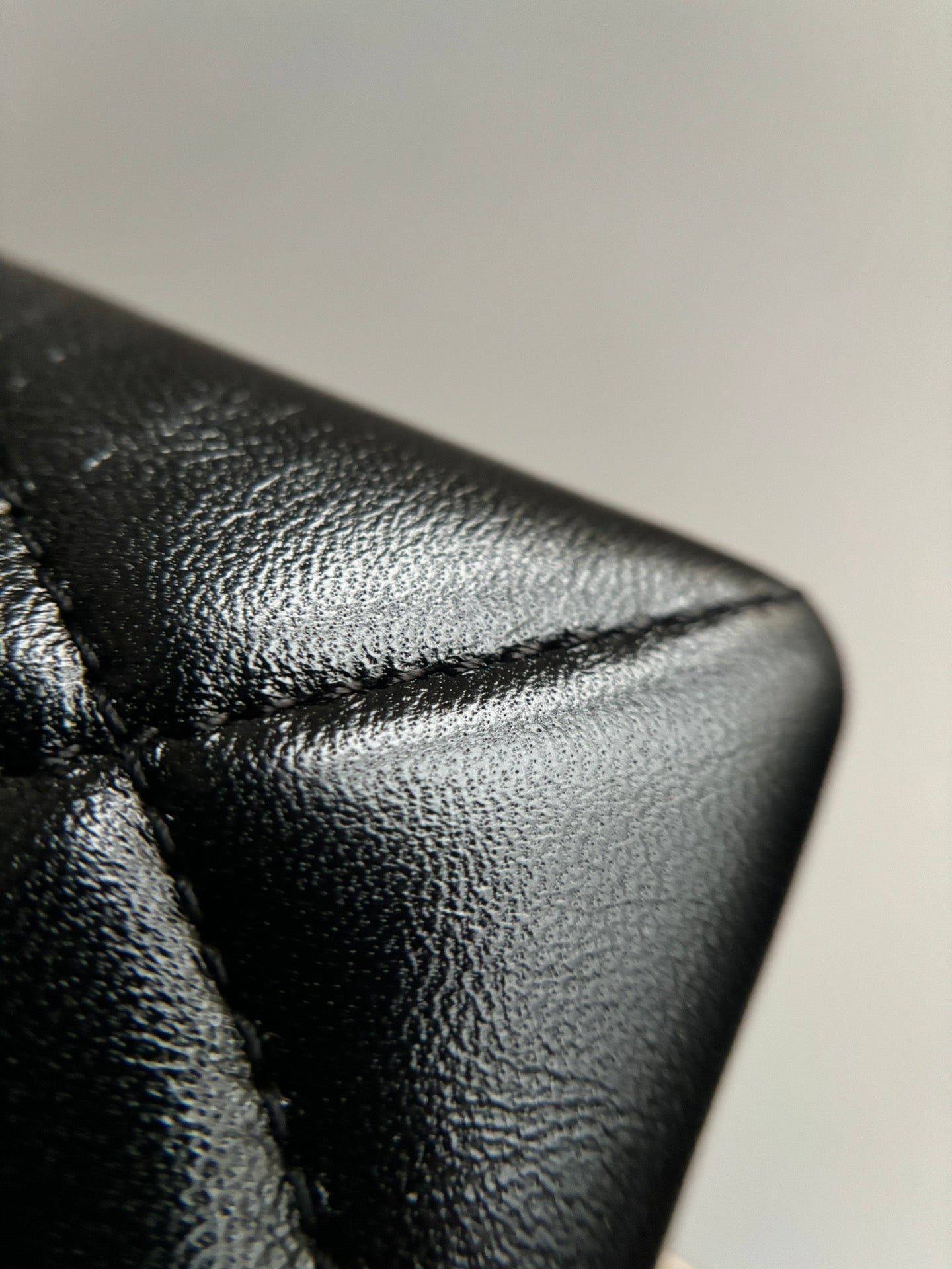 CHANEL-22B CF bag golden/sliver