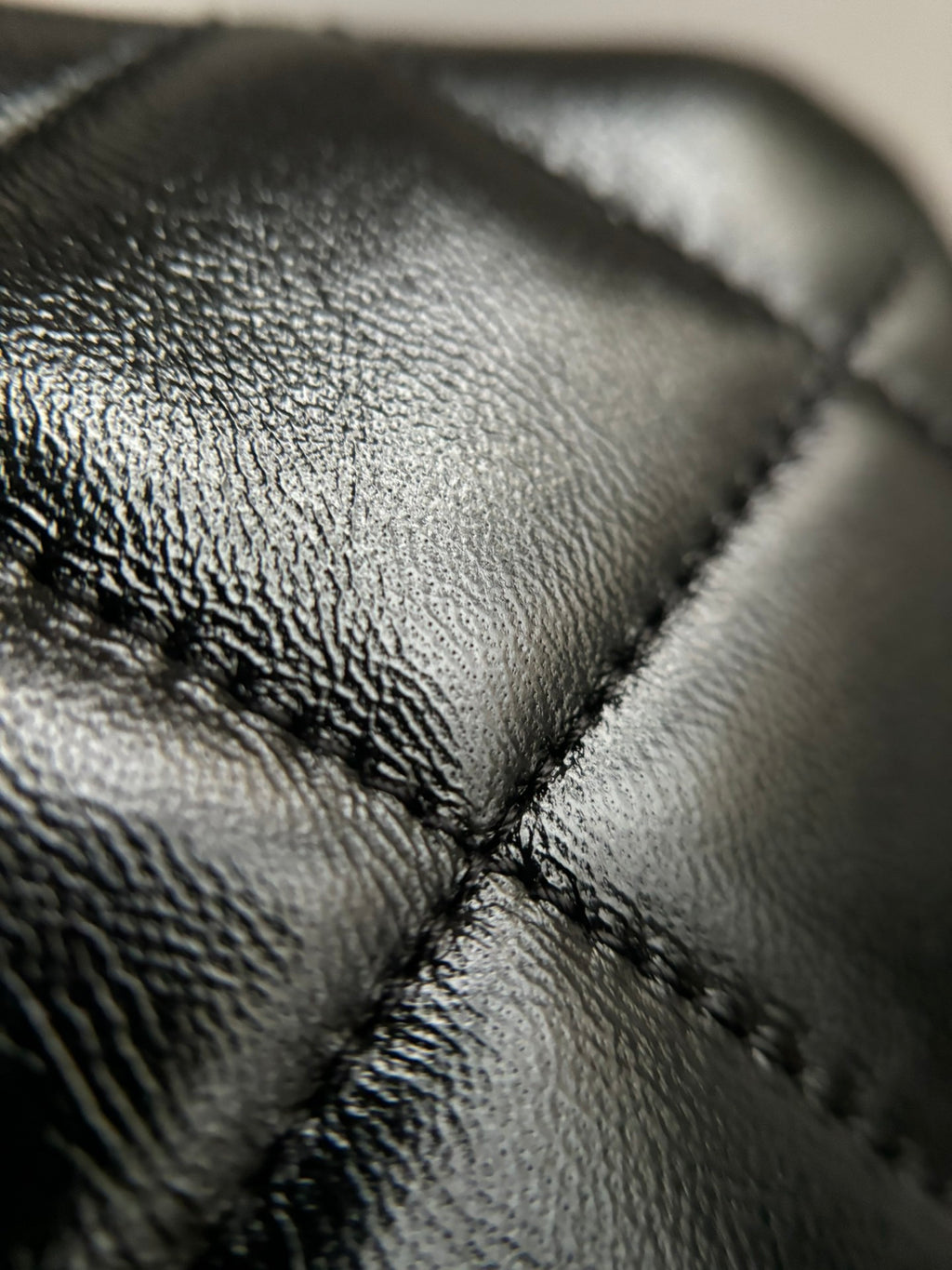 CHANEL-22B CF bag golden/sliver