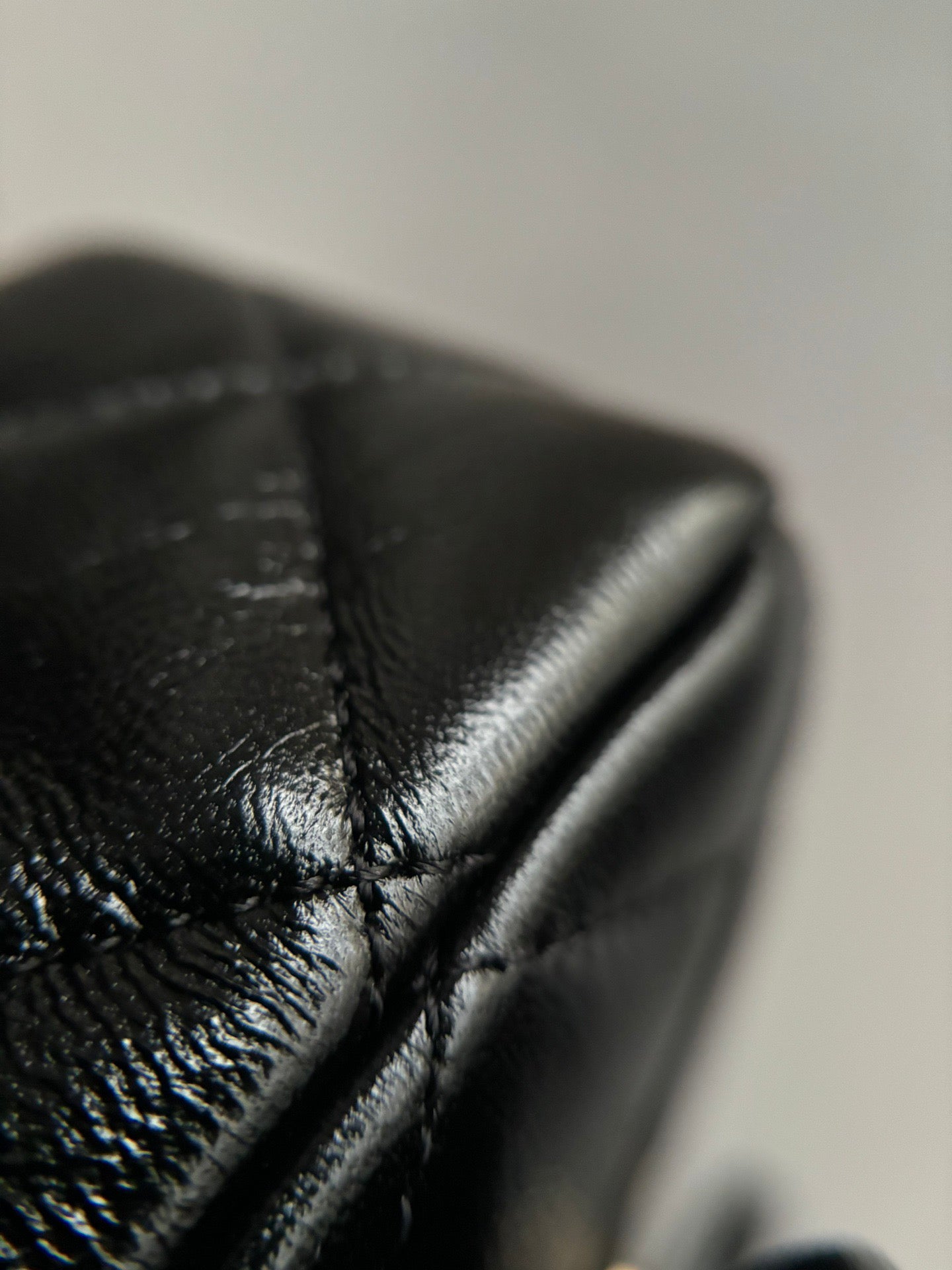 CHANEL-22B CF bag golden/sliver