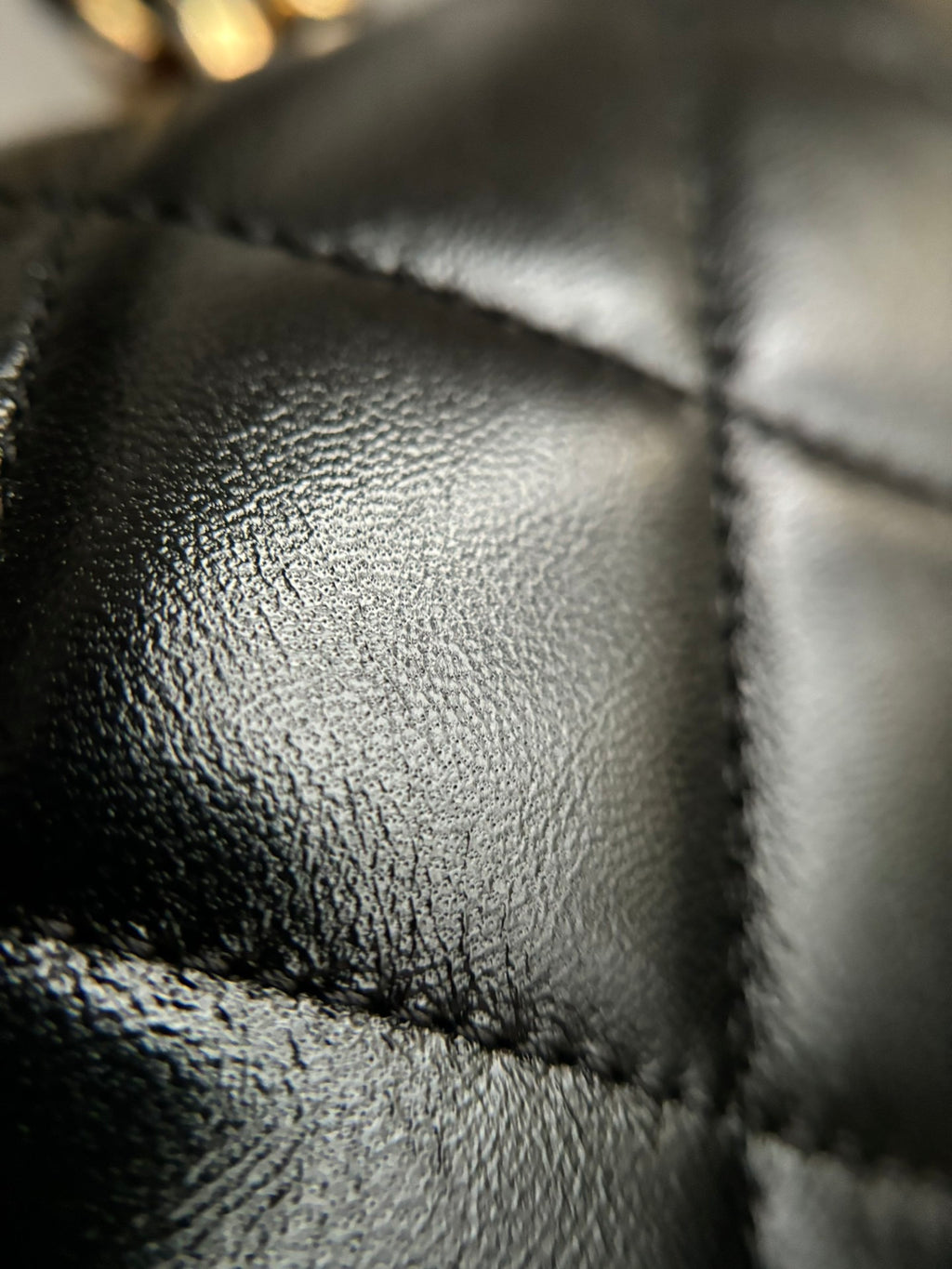 CHANEL-22B CF bag golden/sliver