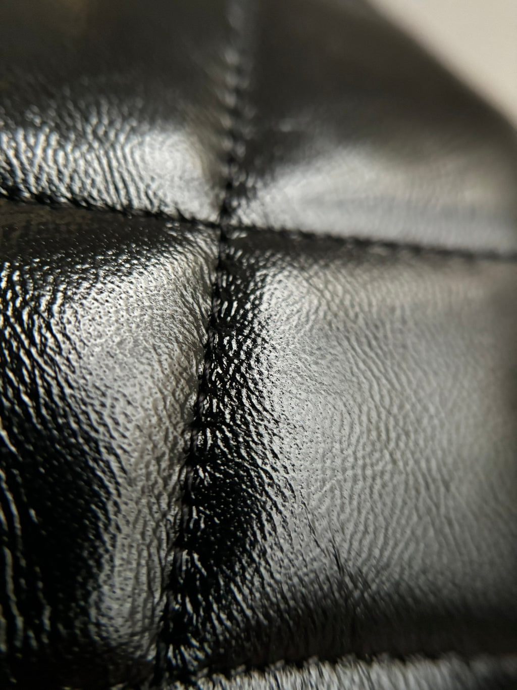 CHANEL-22B CF bag golden/sliver