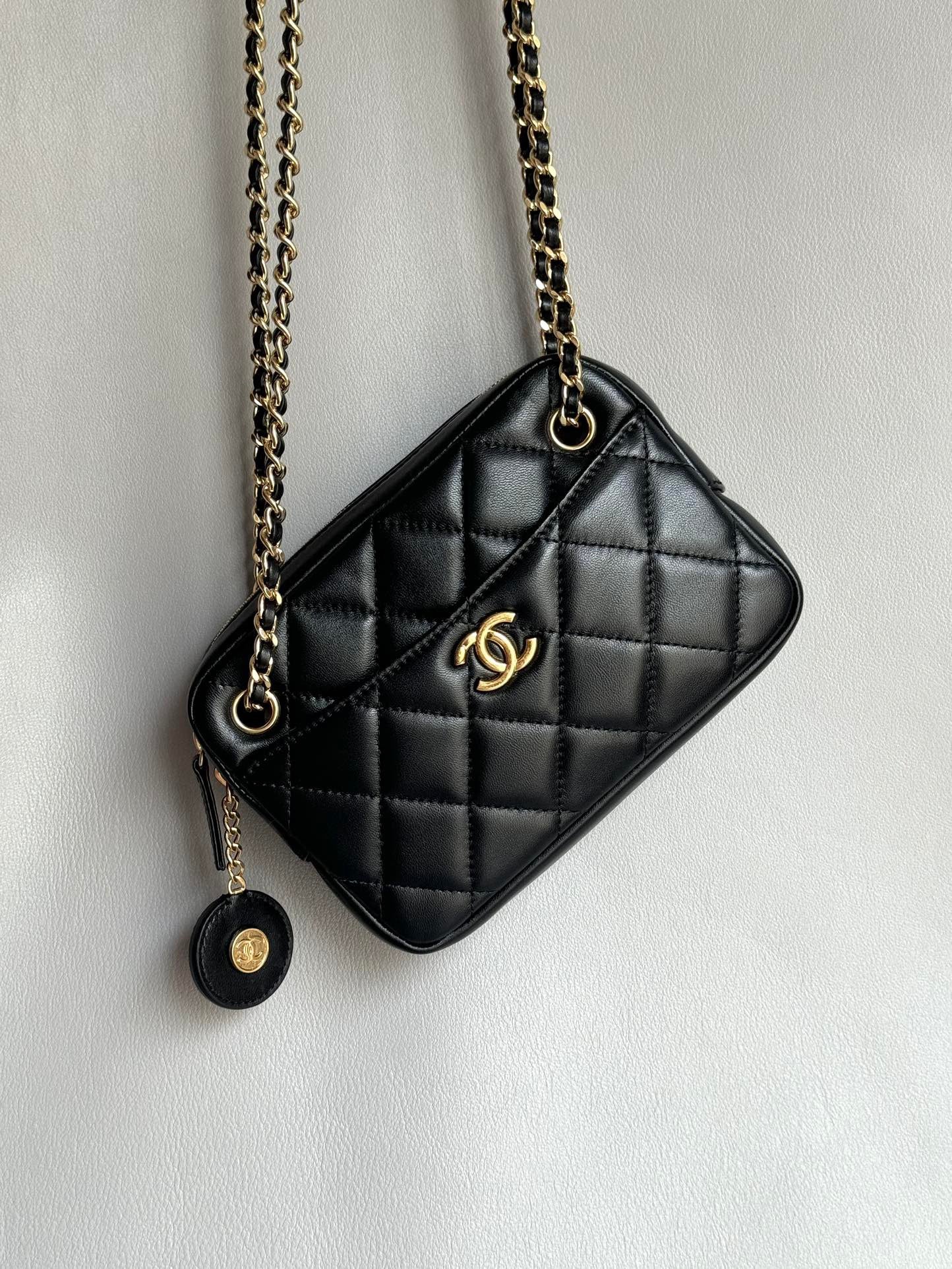 CHANEL-22K Gold bag golden/sliver