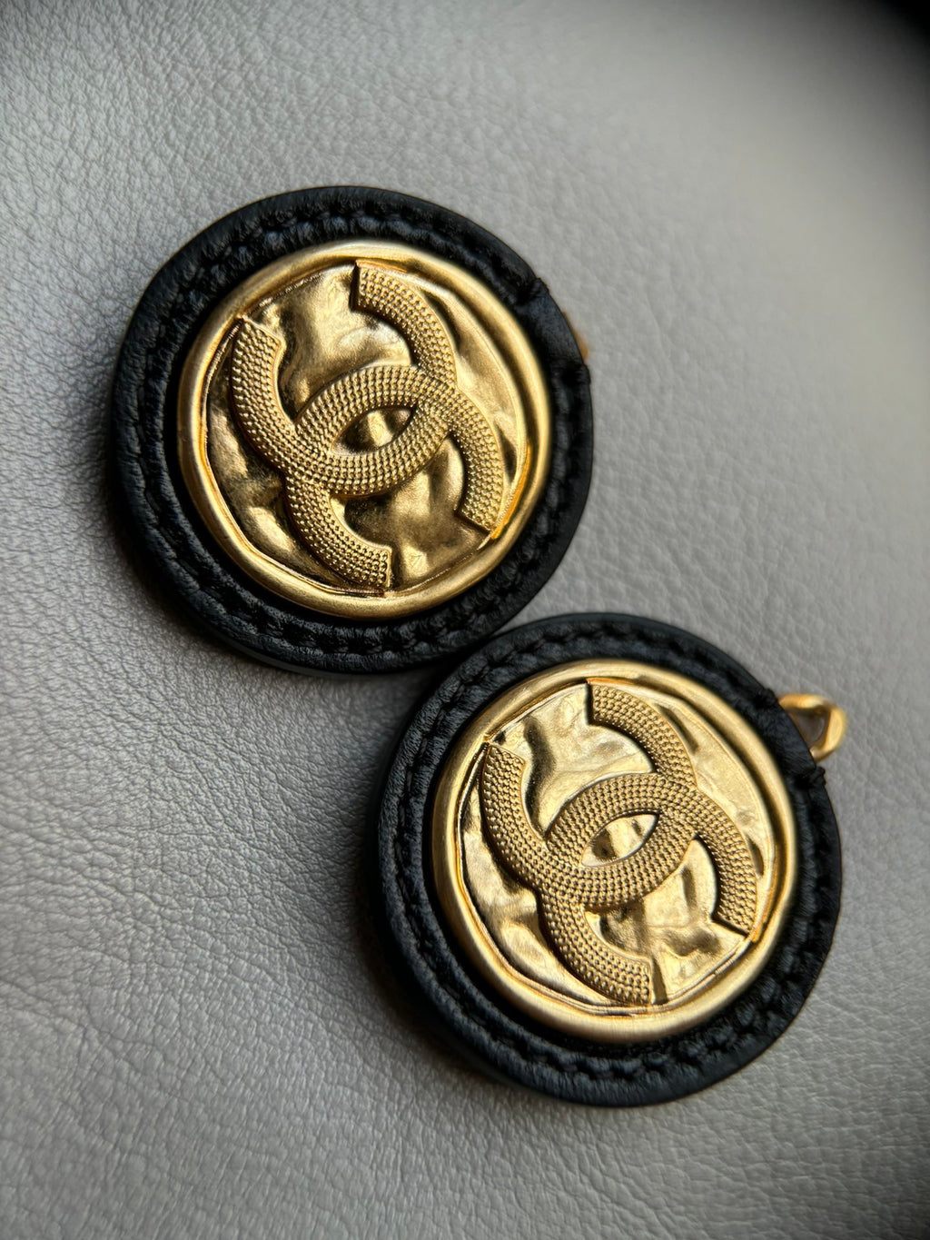 CHANEL-22K Gold bag golden/sliver