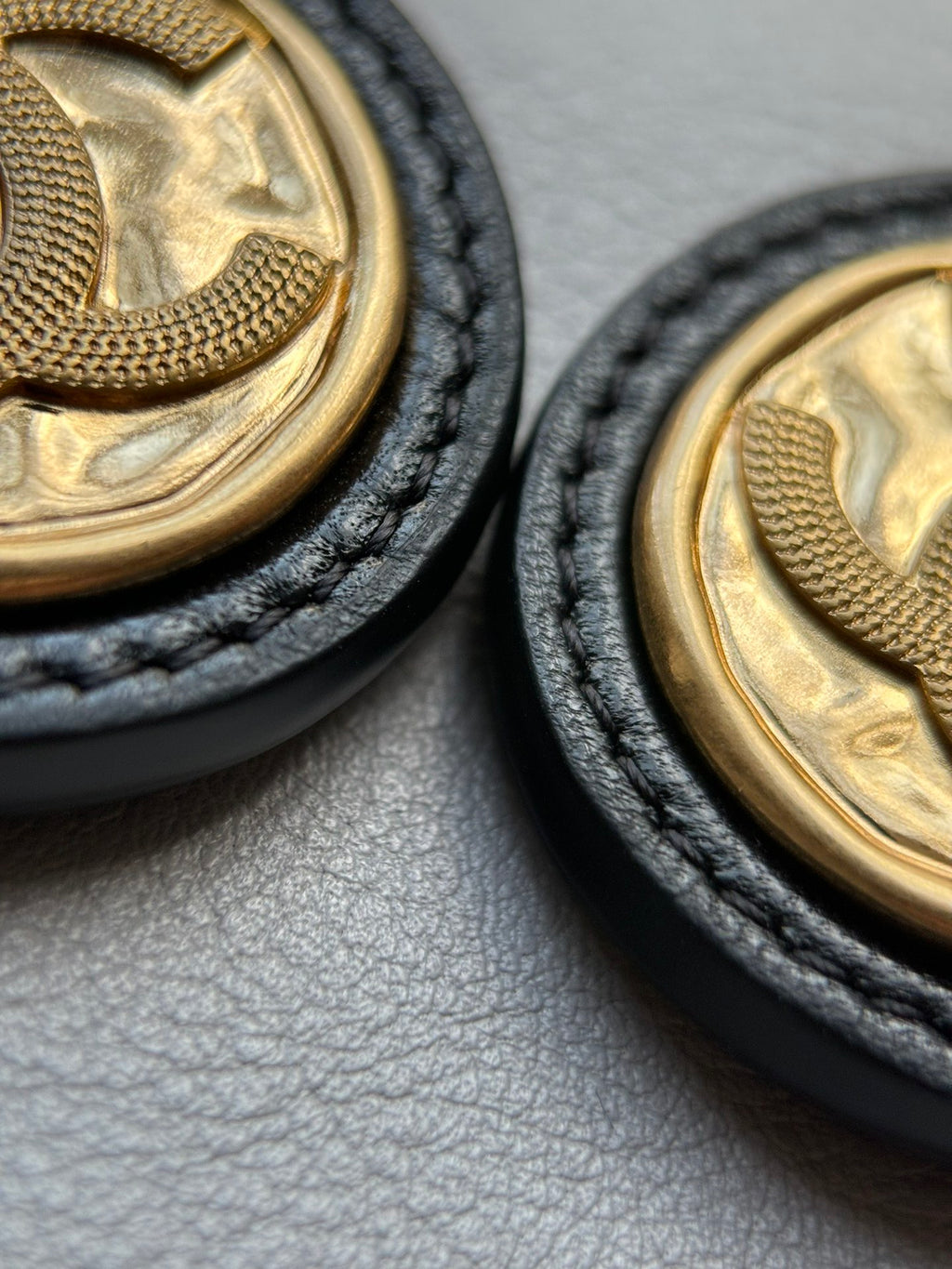 CHANEL-22K Gold bag golden/sliver