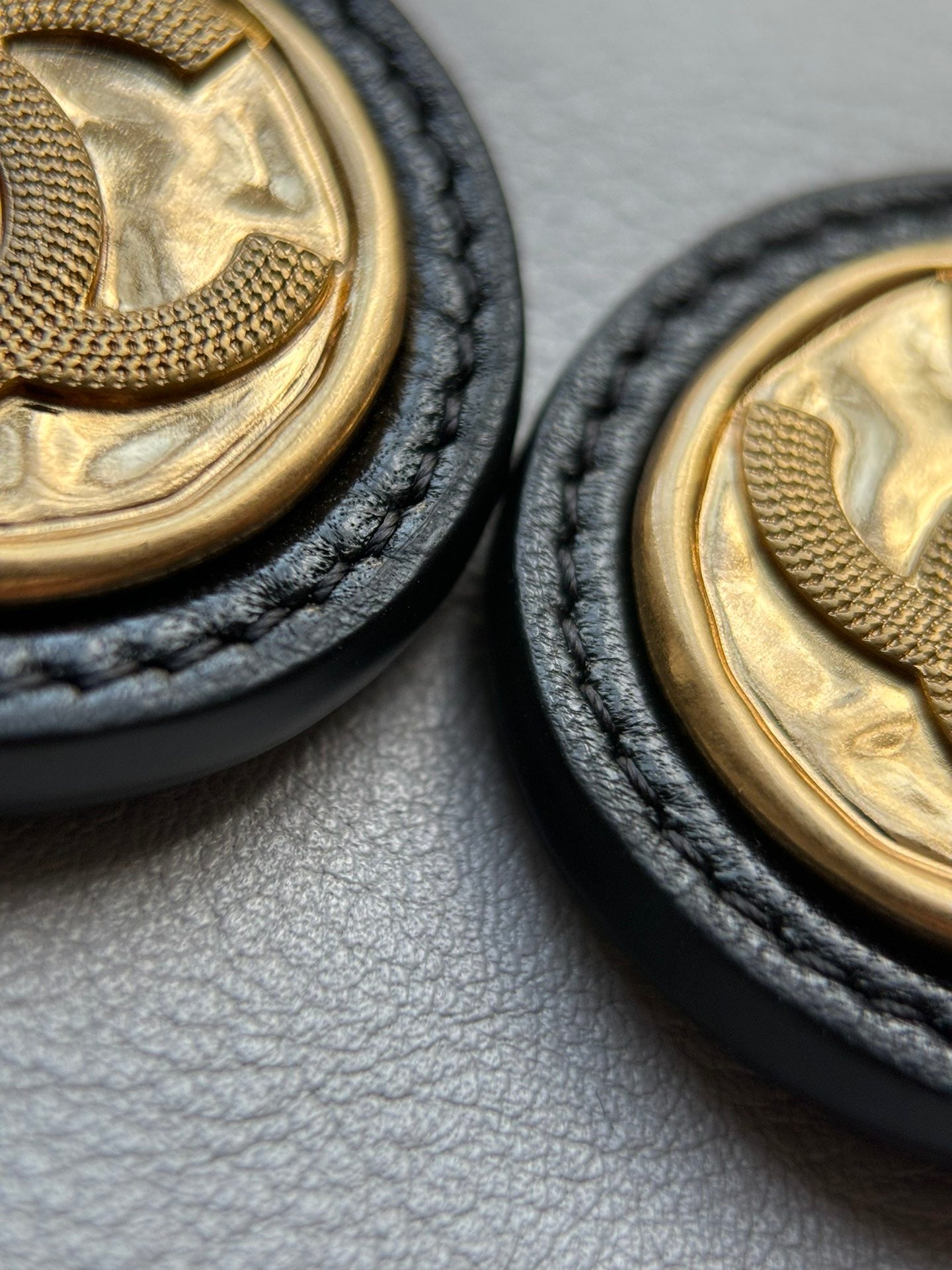 CHANEL-22K Gold bag golden/sliver