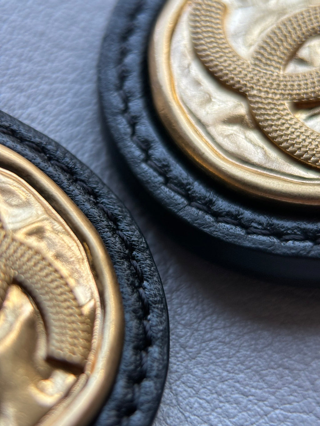 CHANEL-22K Gold bag golden/sliver