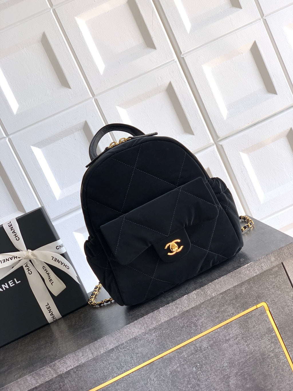 CHANEL-25N coco Negie  golden/sliver