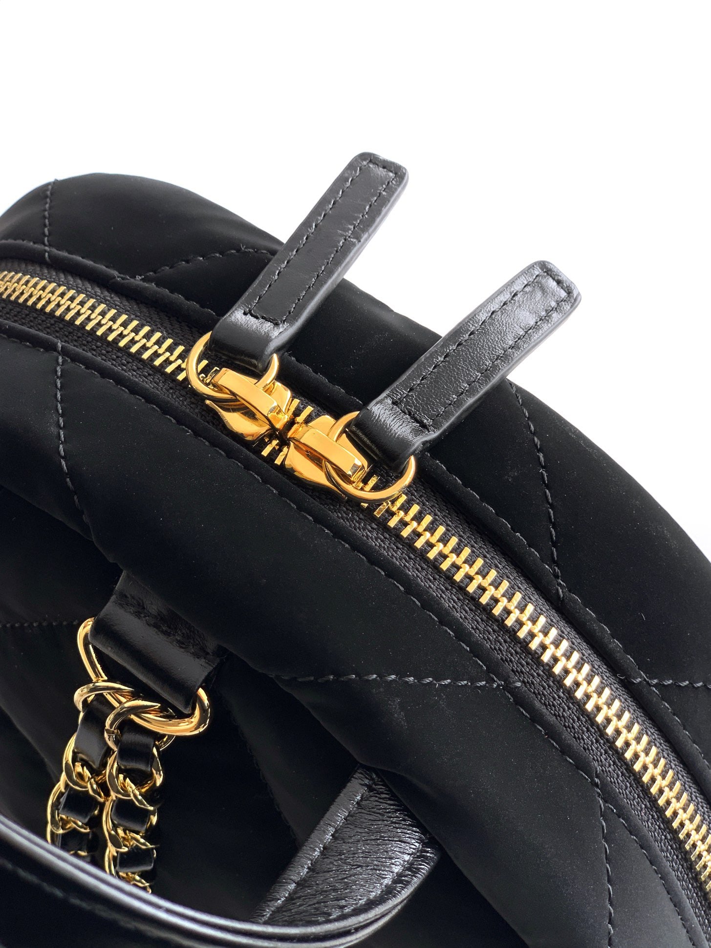 CHANEL-25N coco Negie  golden/sliver