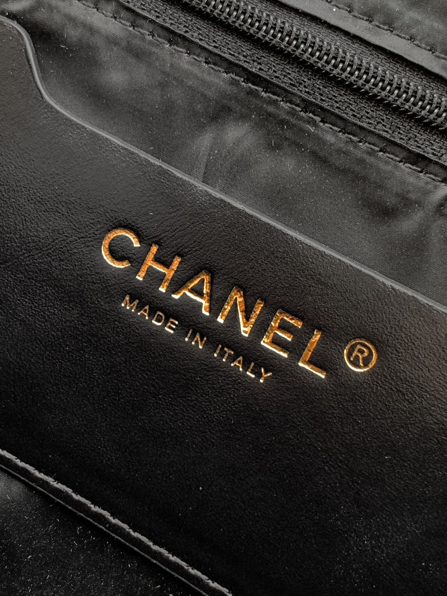 CHANEL-25N coco Negie  golden/sliver