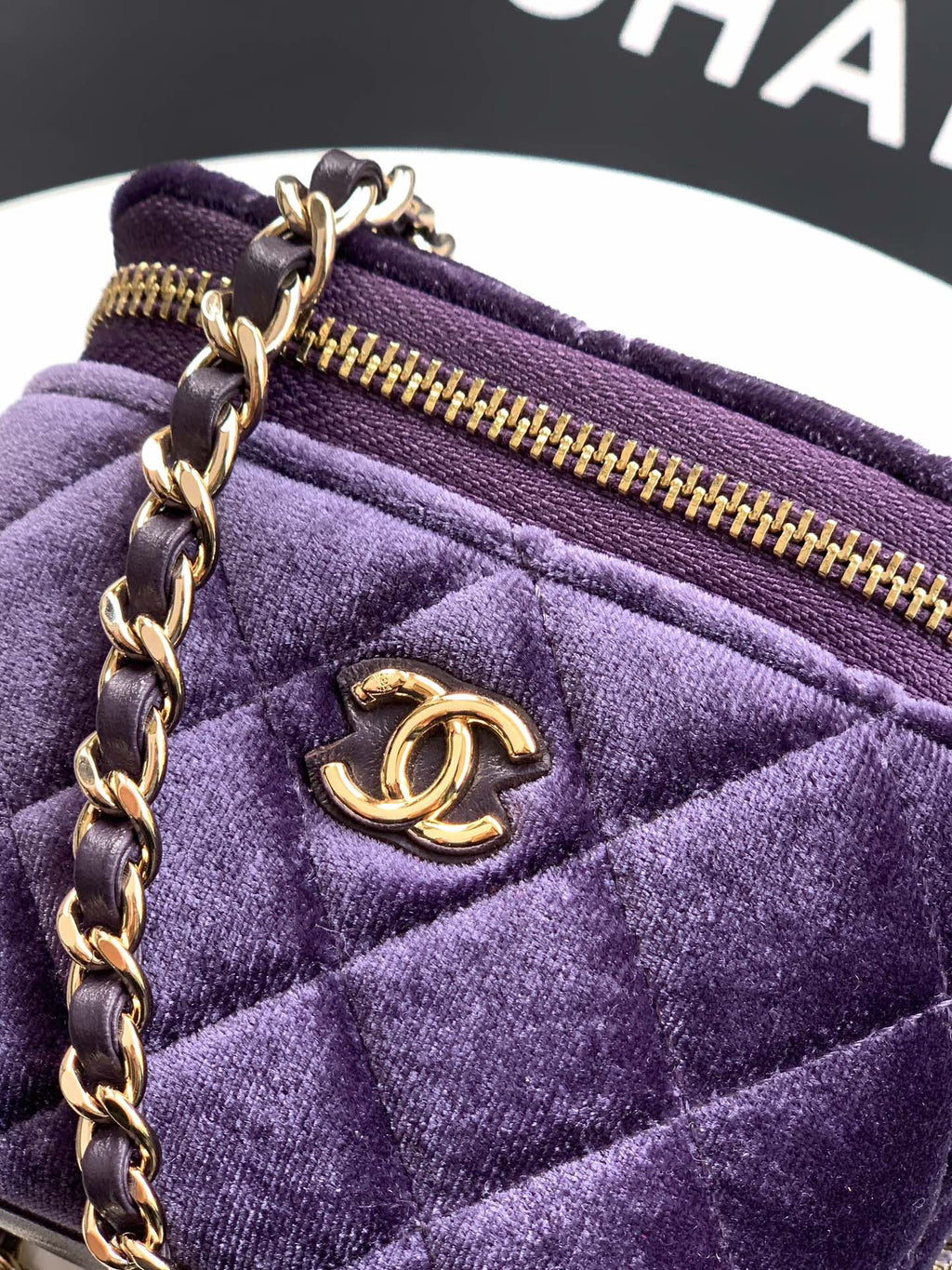 CHANEL-22C bag  golden/sliver