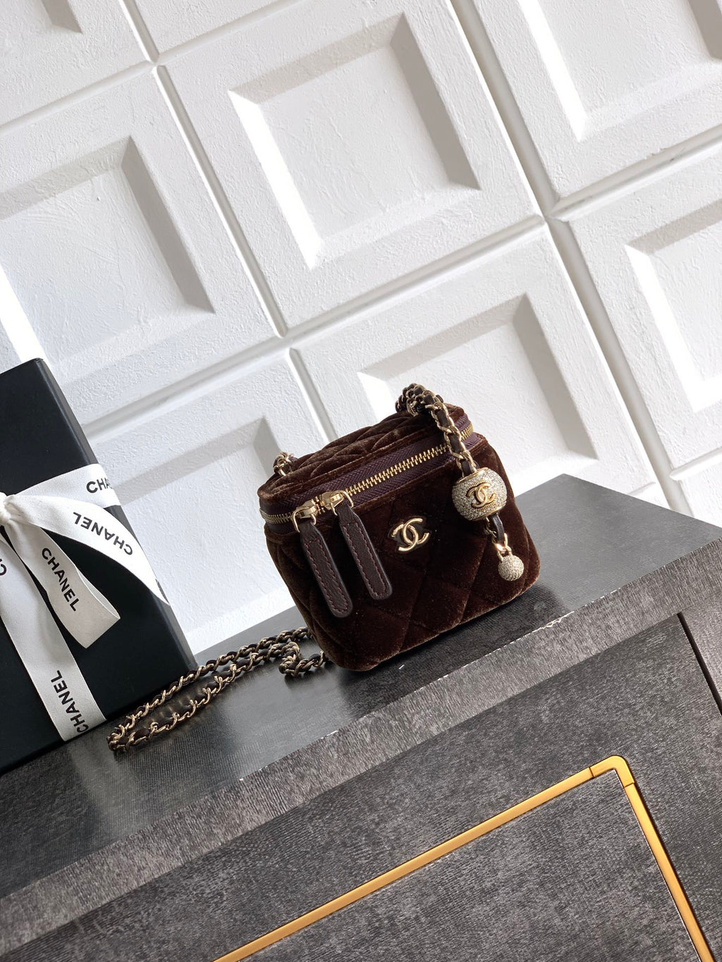 CHANEL-22C bag  golden/sliver