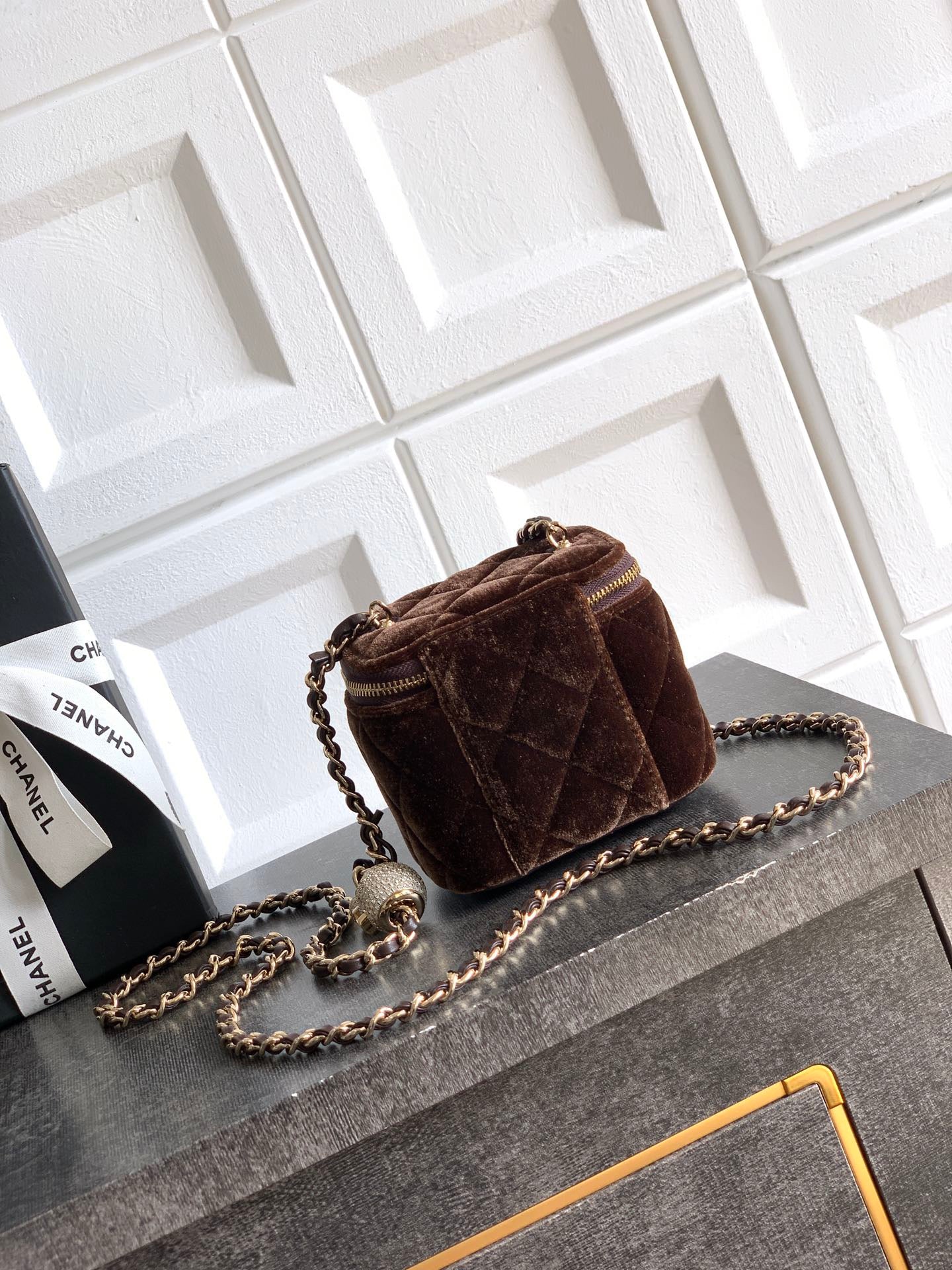 CHANEL-22C bag  golden/sliver