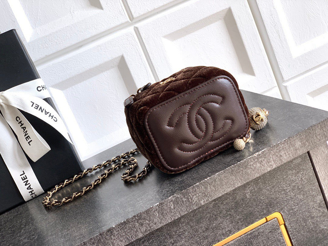 CHANEL-22C bag  golden/sliver