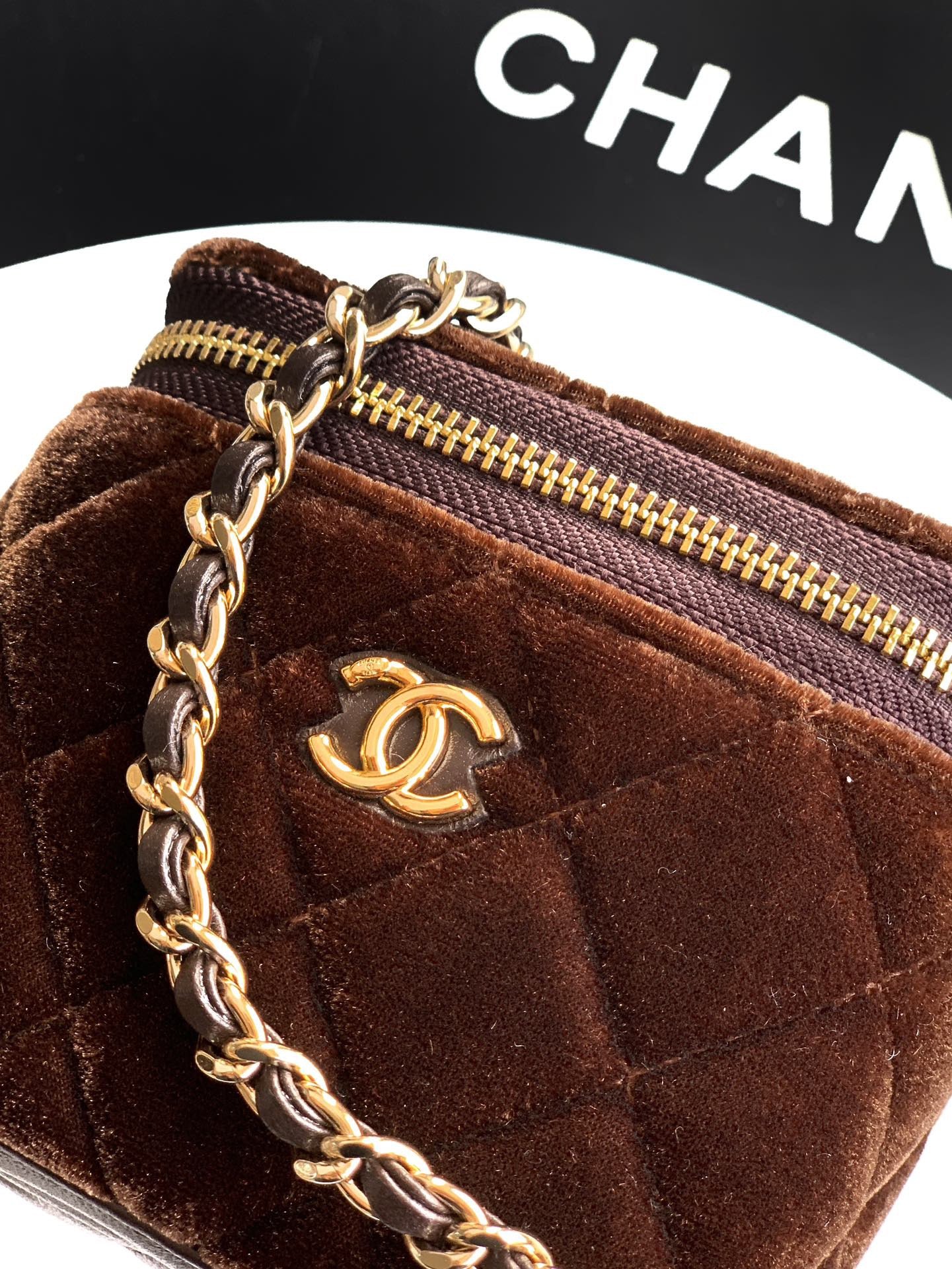 CHANEL-22C bag  golden/sliver