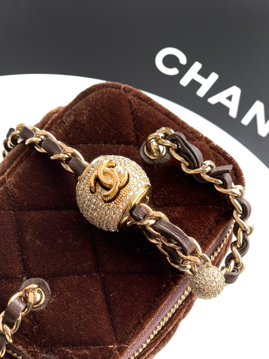 CHANEL-22C bag  golden/sliver