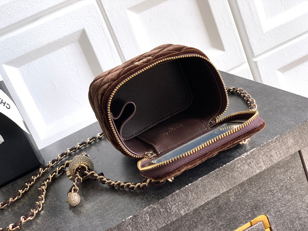 CHANEL-22C bag  golden/sliver